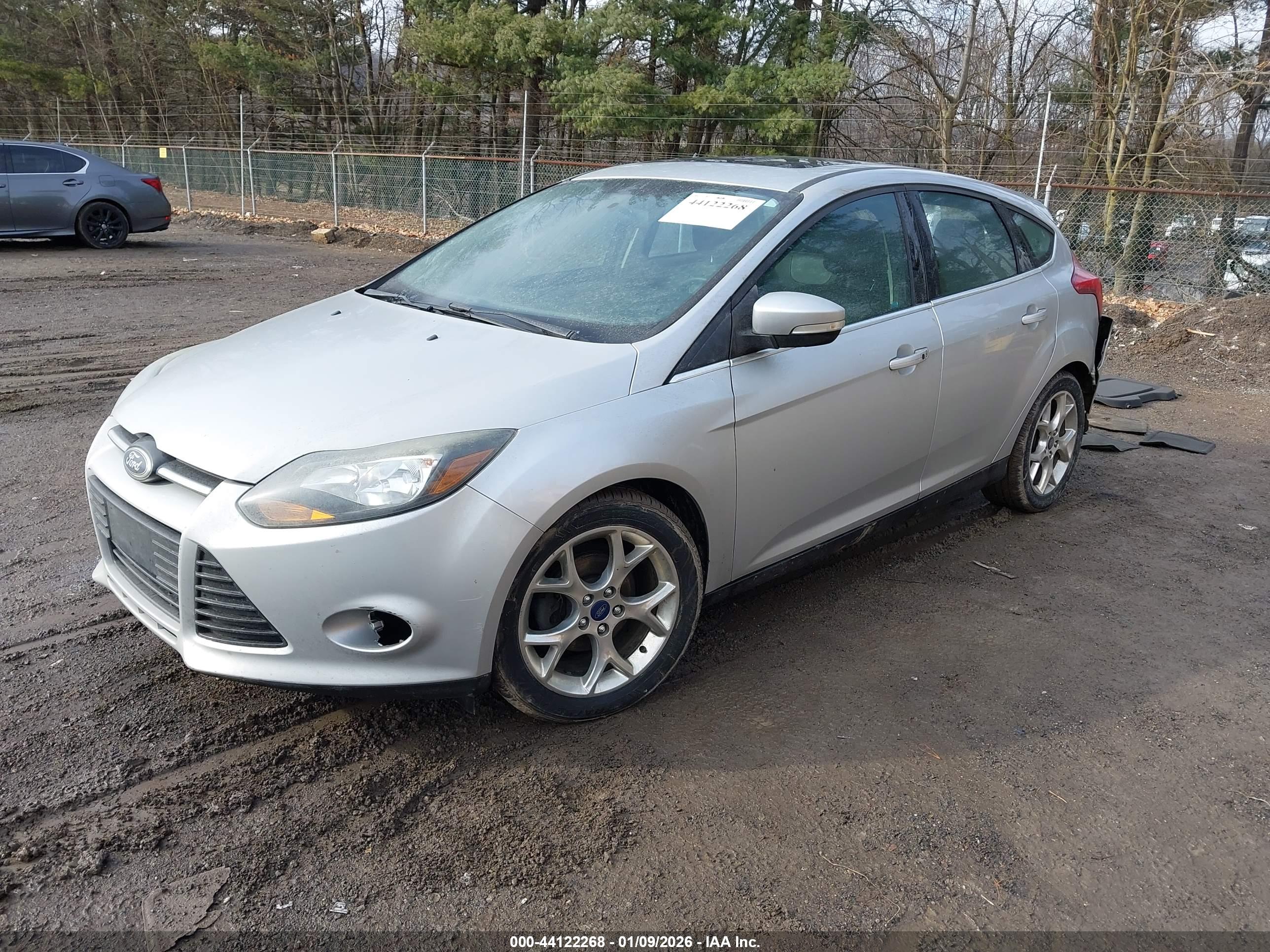 FORD FOCUS image 2