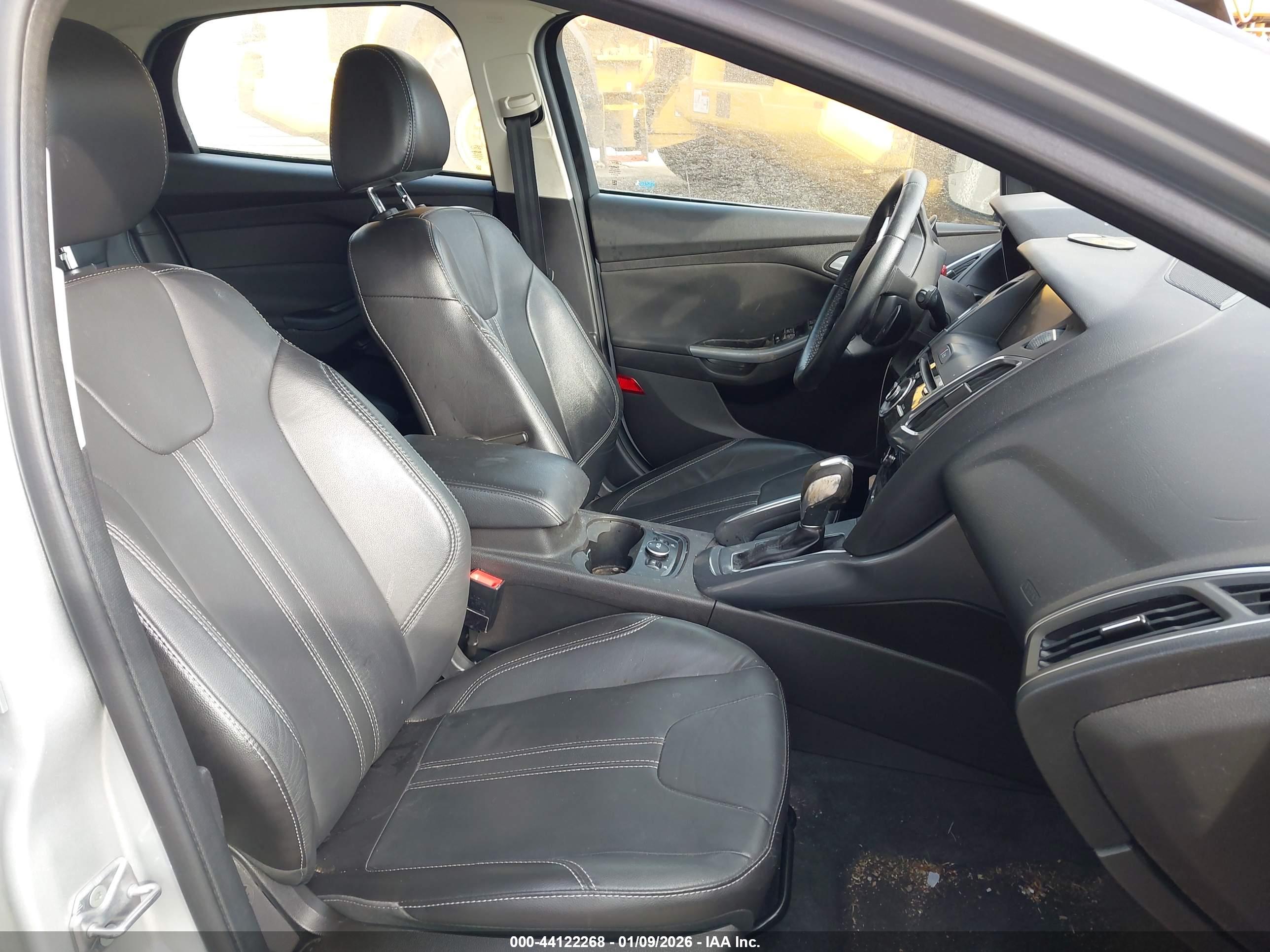 FORD FOCUS image 5