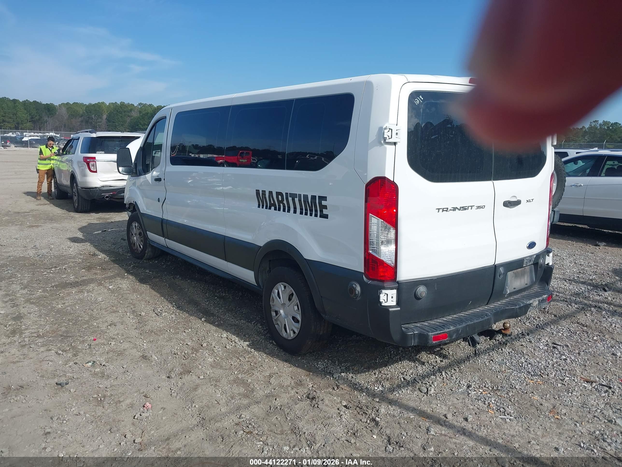 FORD TRANSIT-350 image 3