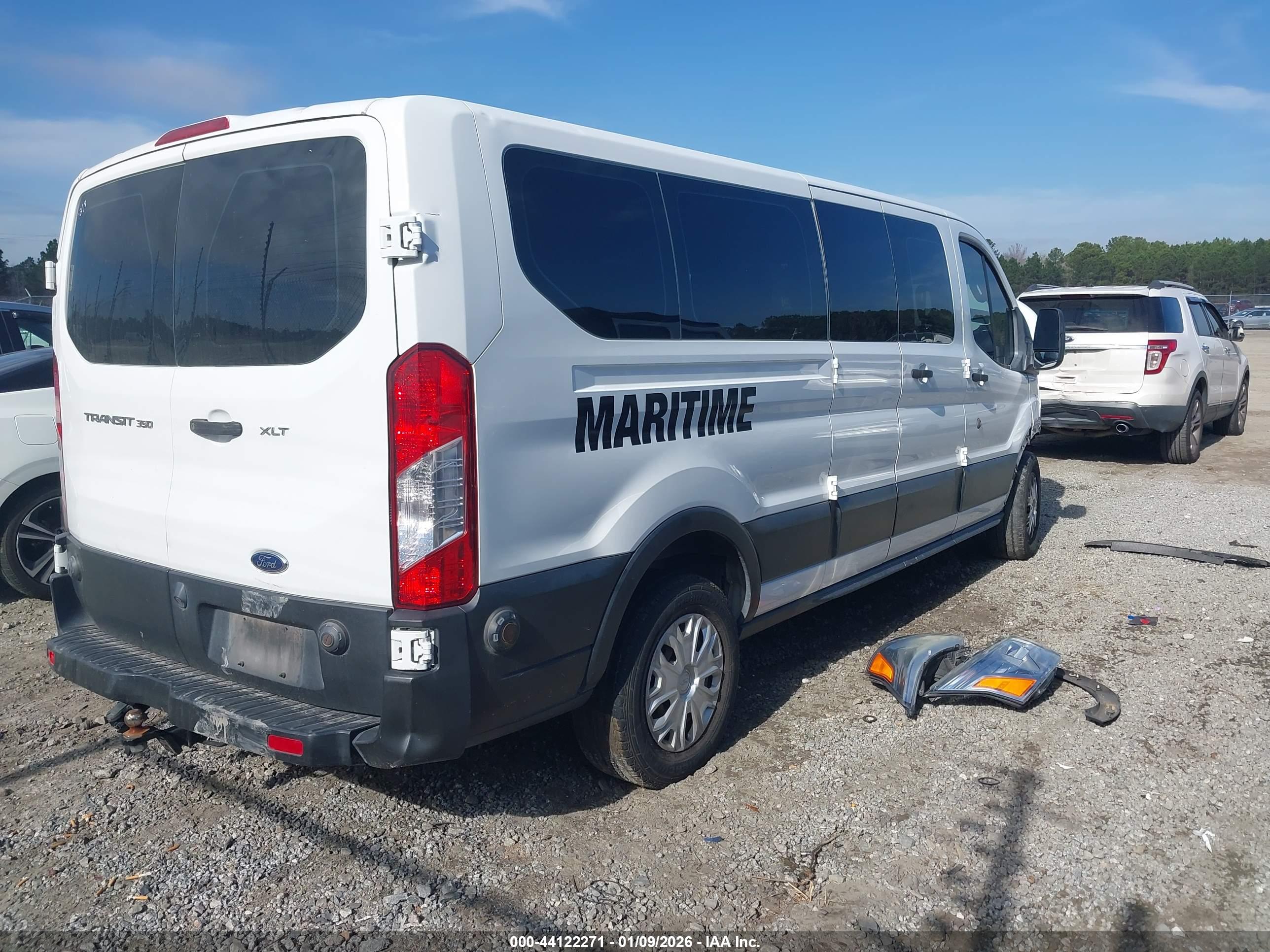 FORD TRANSIT-350 image 4