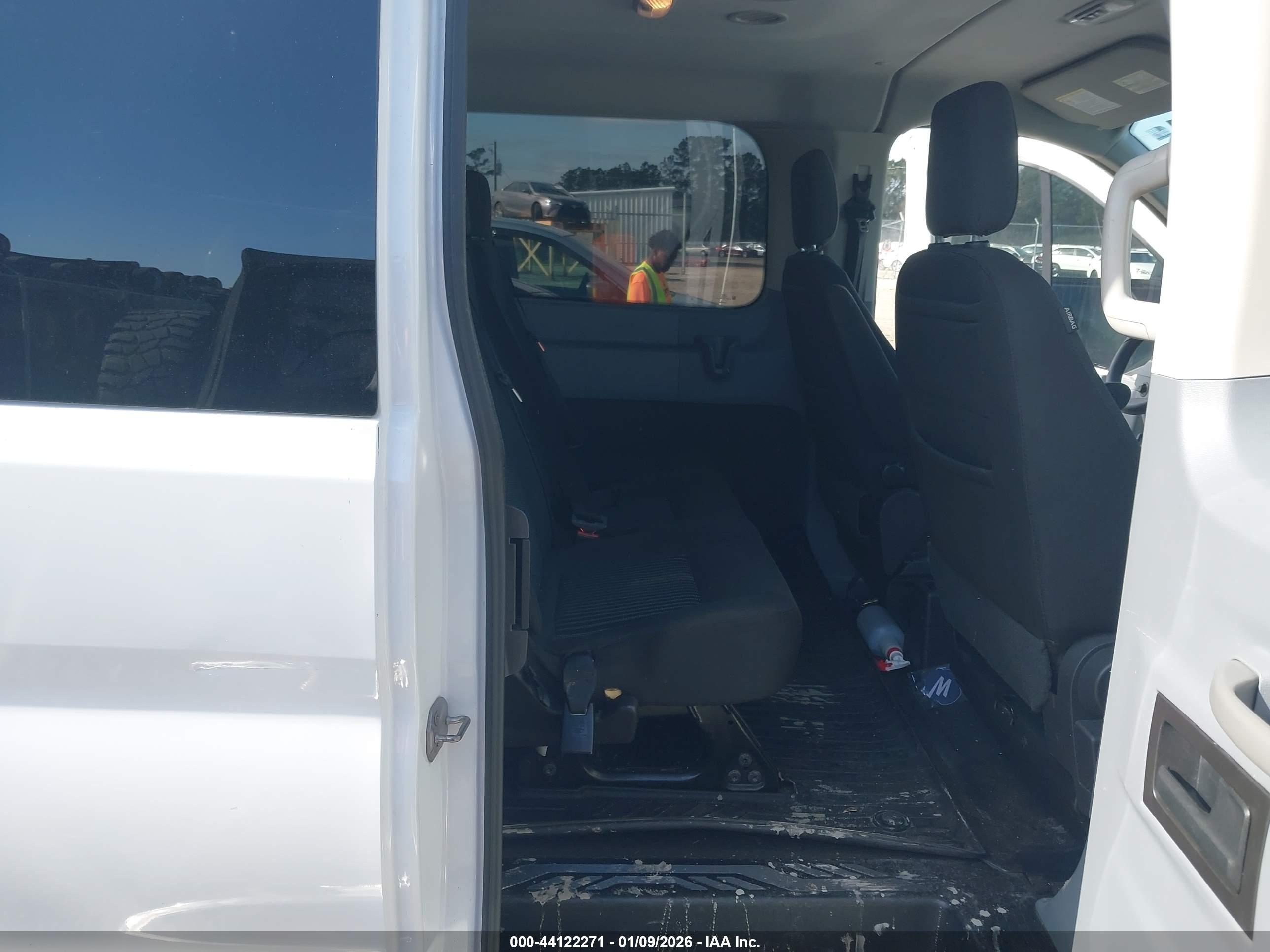 FORD TRANSIT-350 image 8
