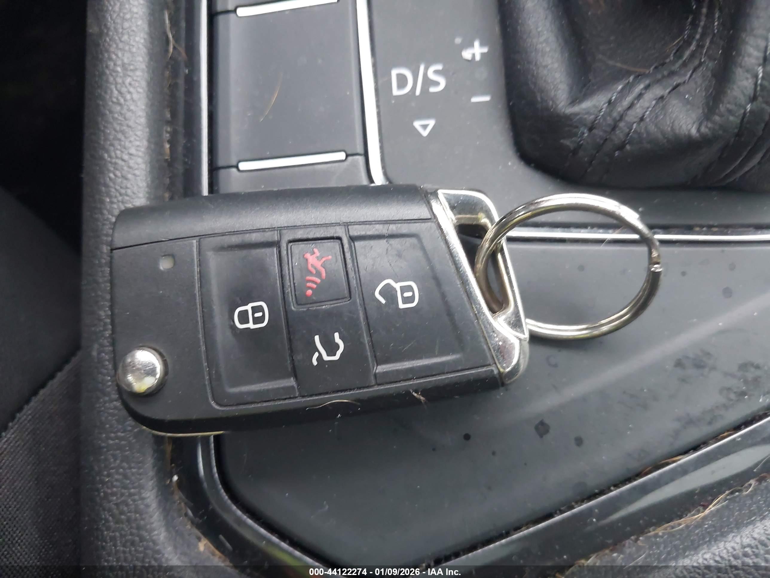 VOLKSWAGEN TIGUAN image 11