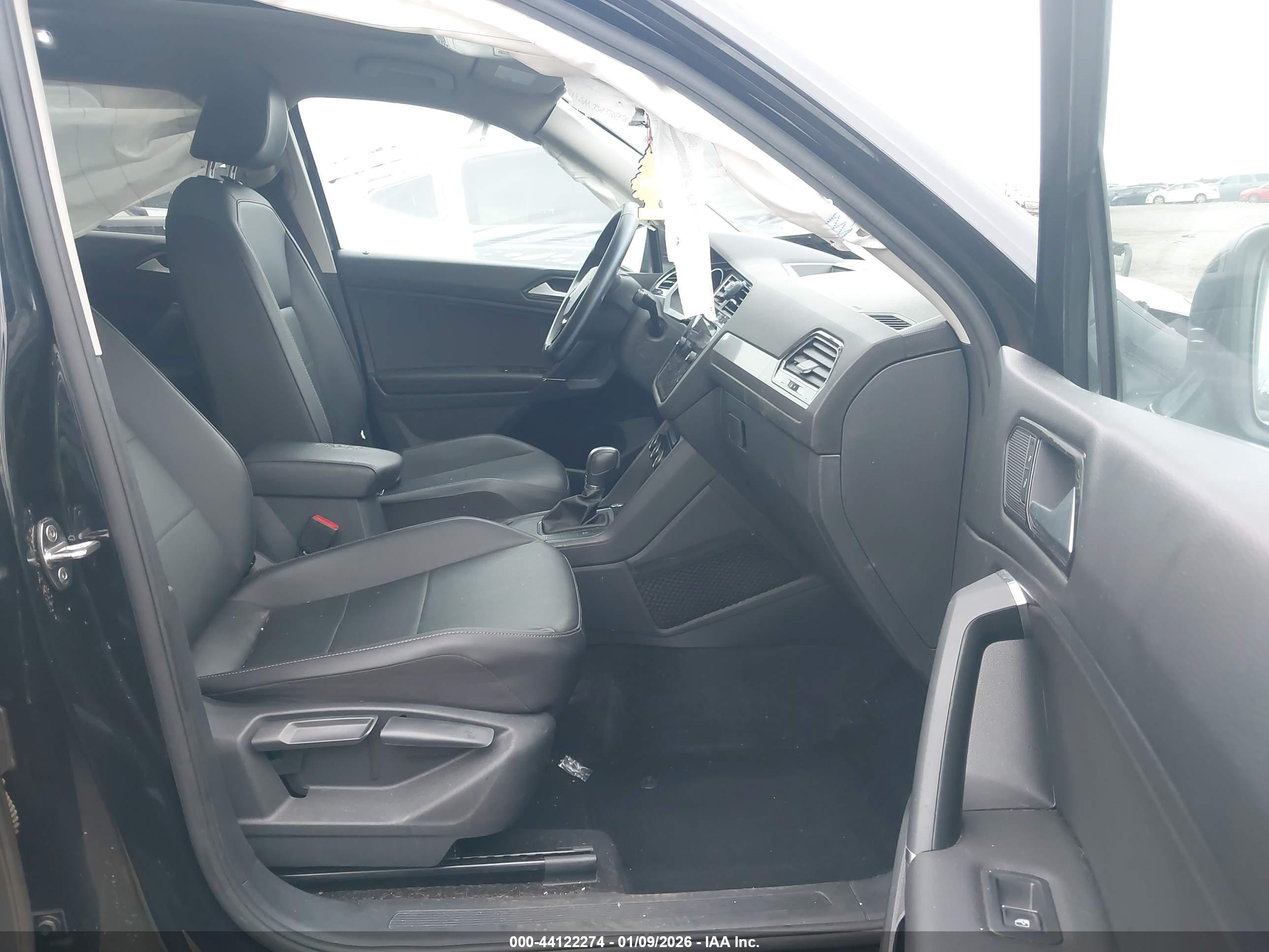 VOLKSWAGEN TIGUAN image 5