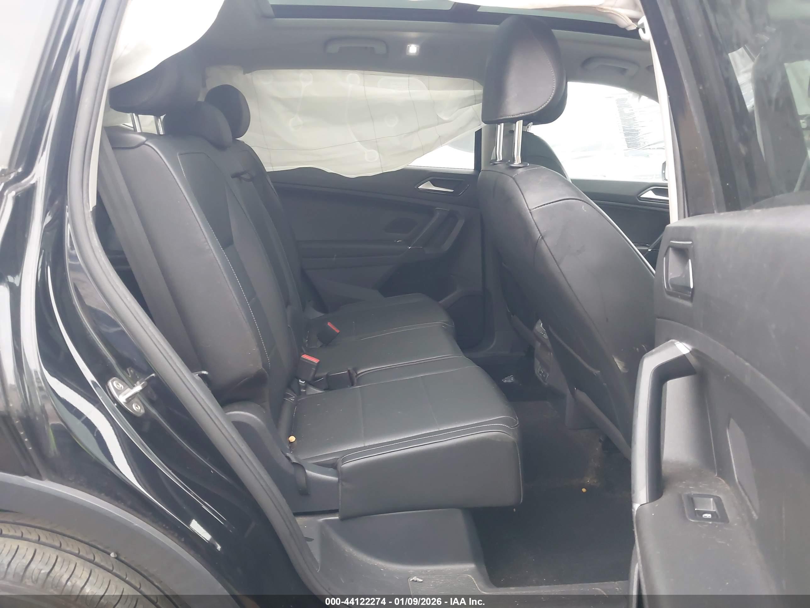 VOLKSWAGEN TIGUAN image 8