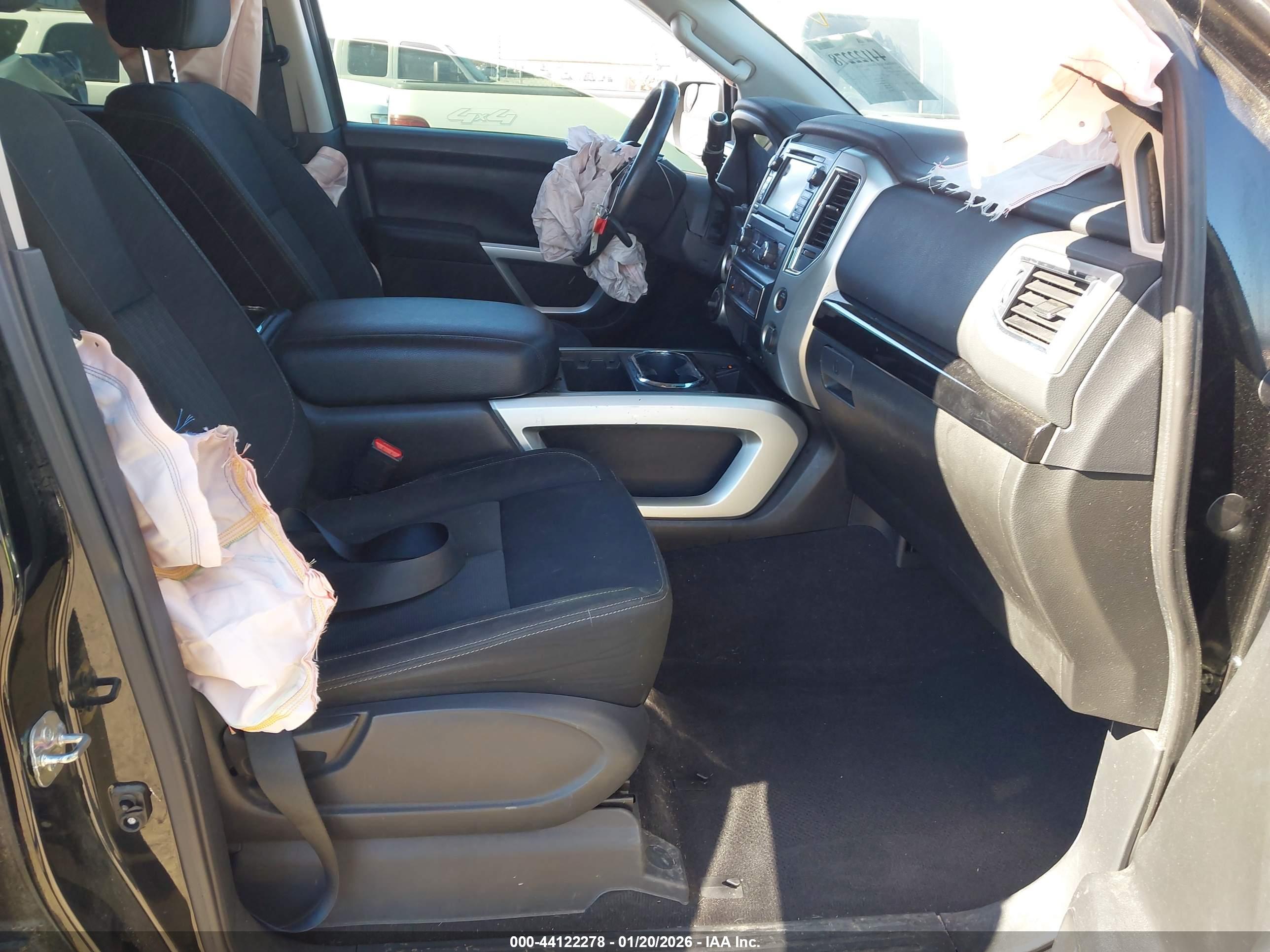 NISSAN TITAN image 5