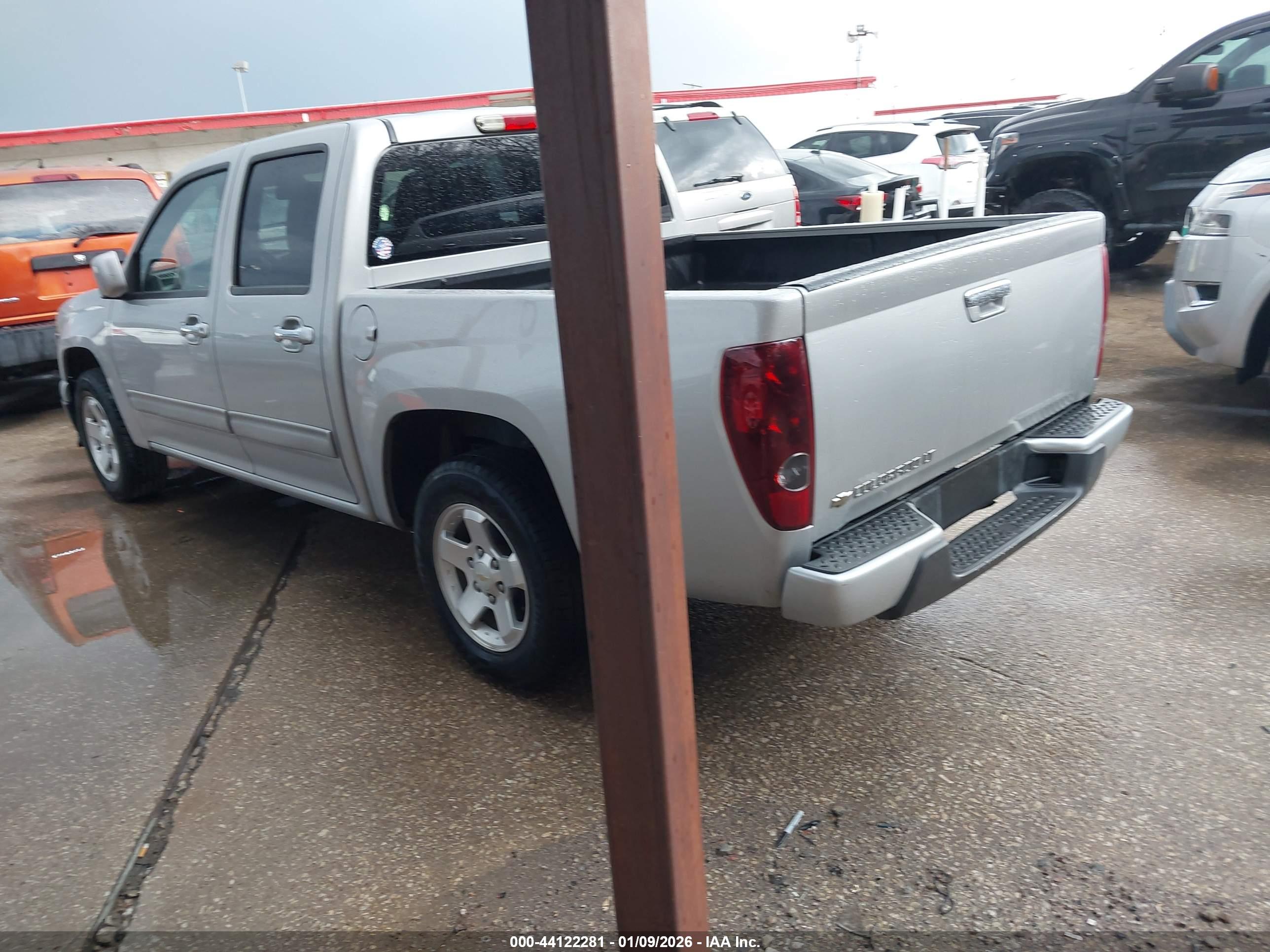 CHEVROLET COLORADO image 3