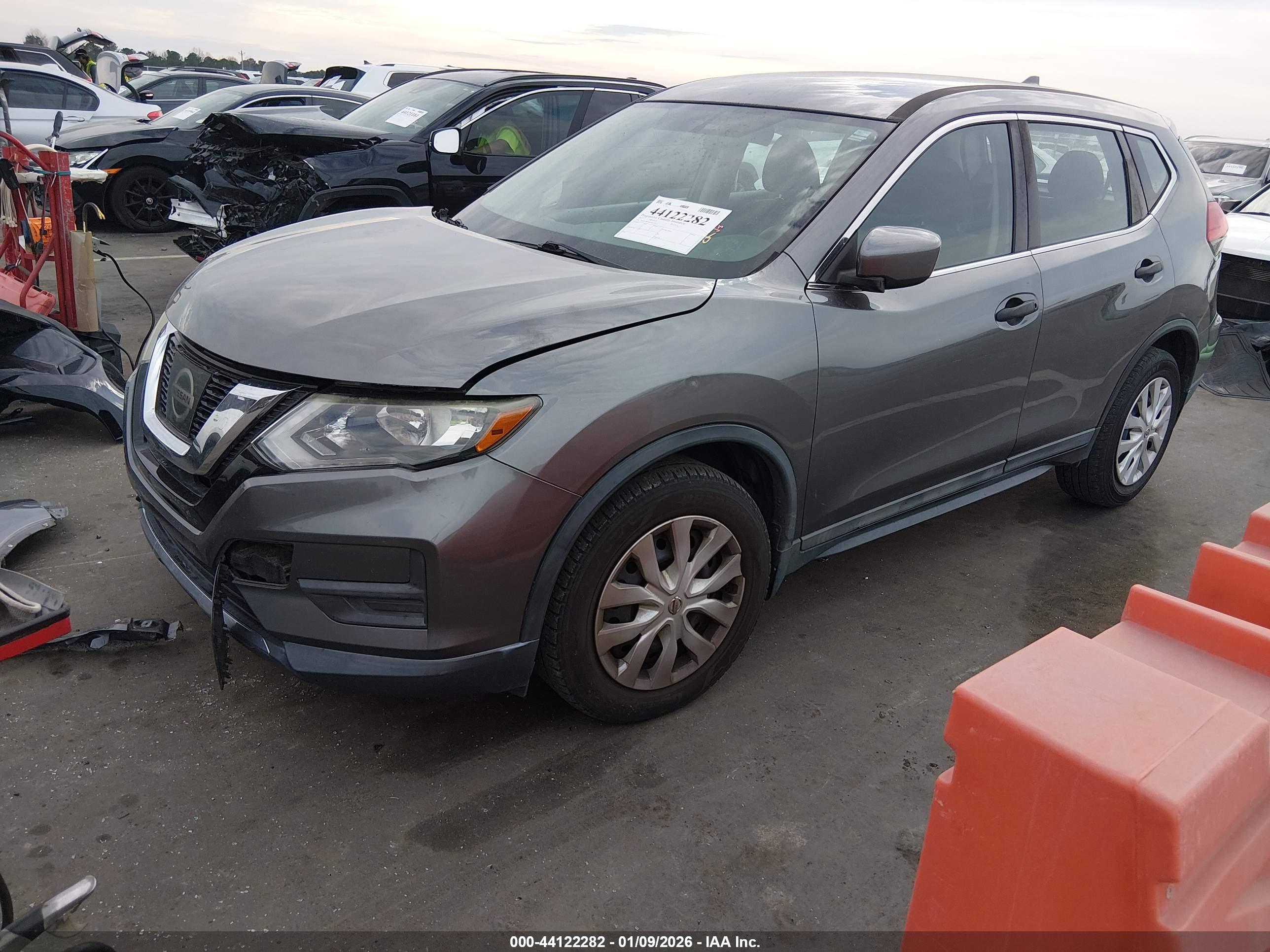 NISSAN ROGUE image 2