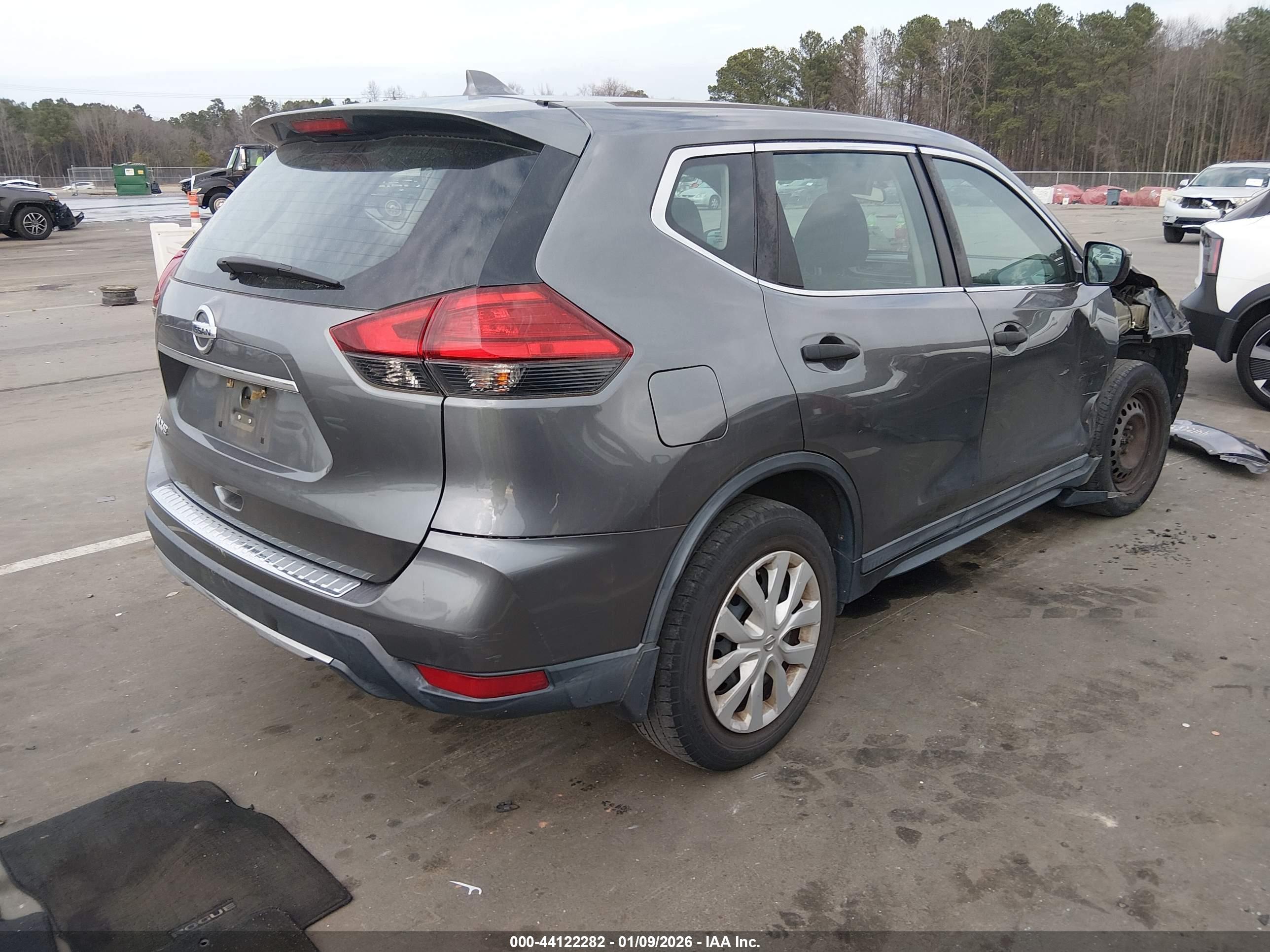NISSAN ROGUE image 4