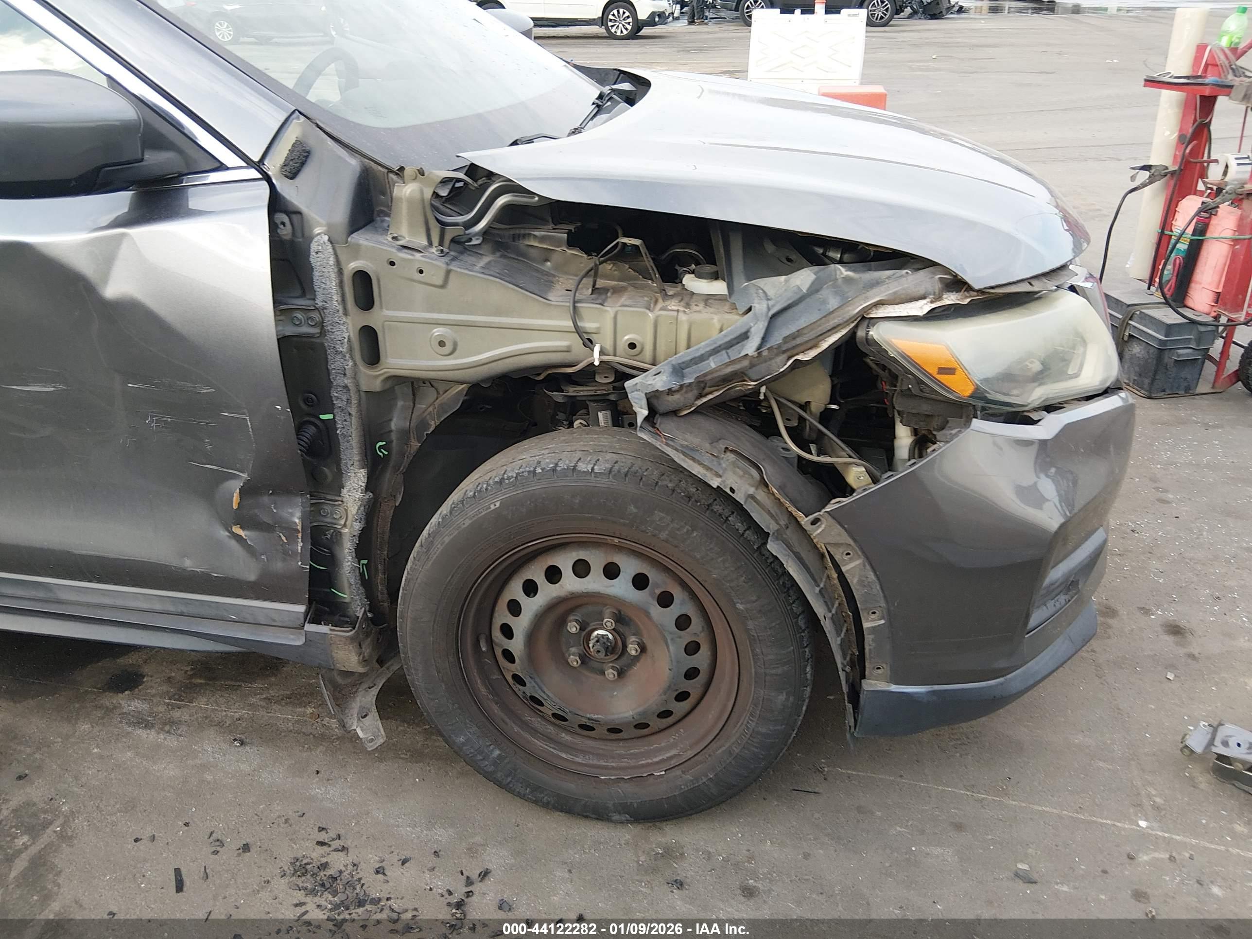 NISSAN ROGUE image 6