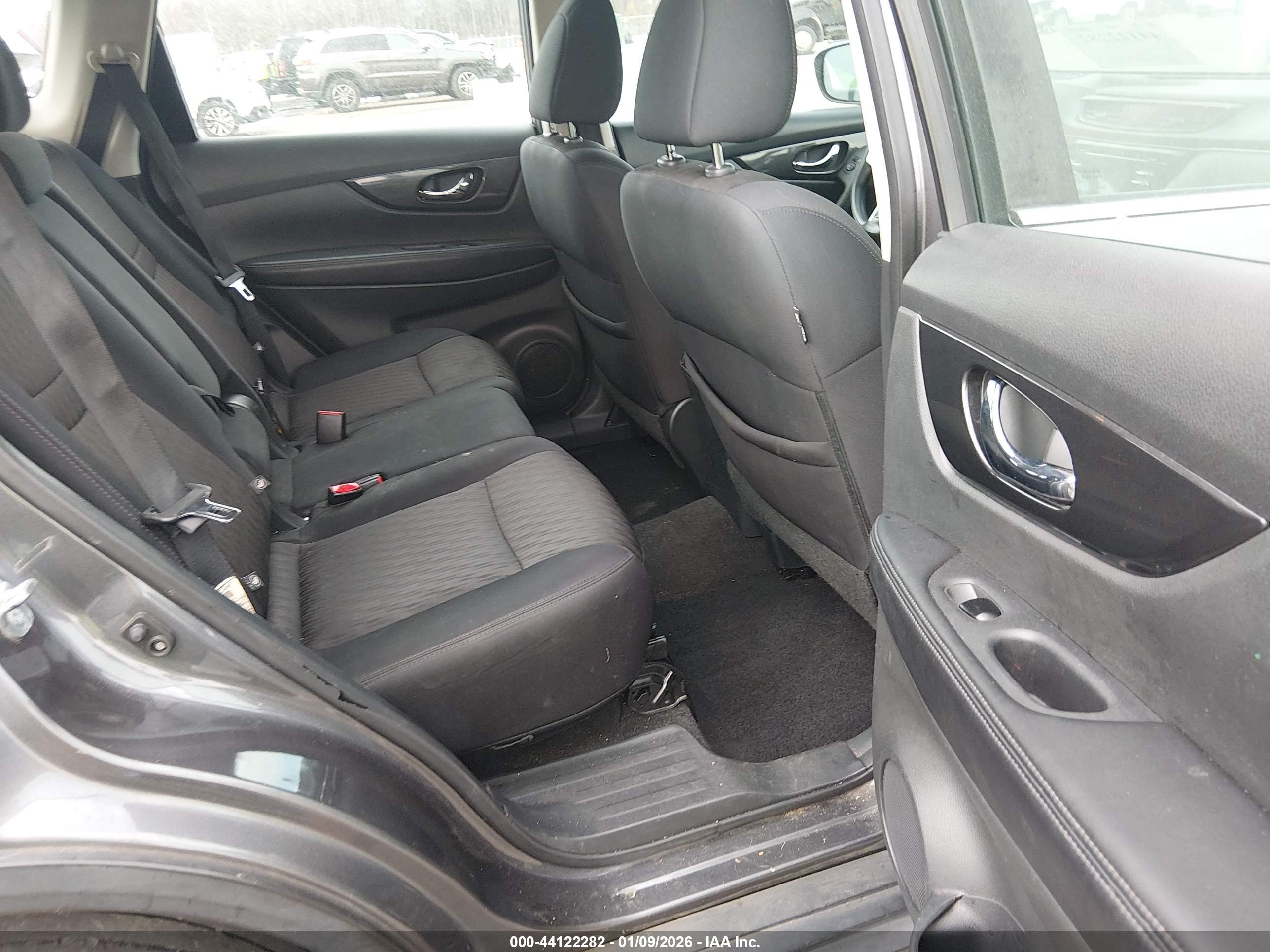NISSAN ROGUE image 8