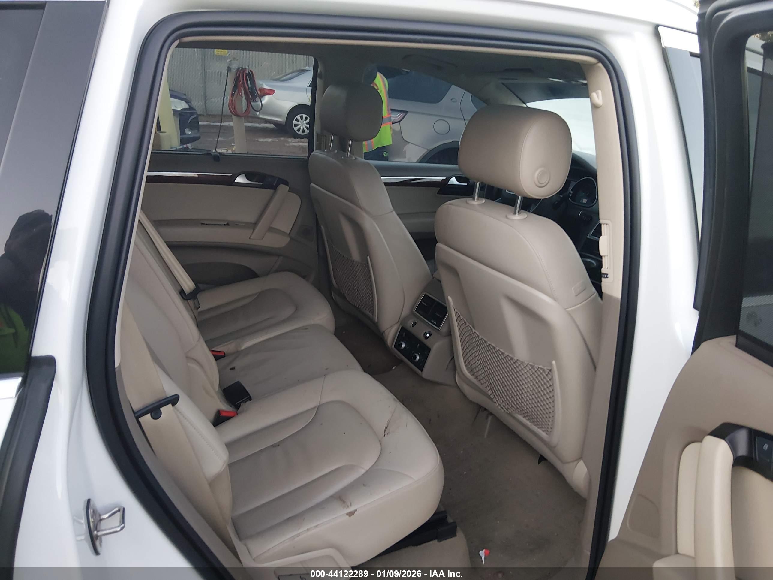 AUDI Q7 image 8