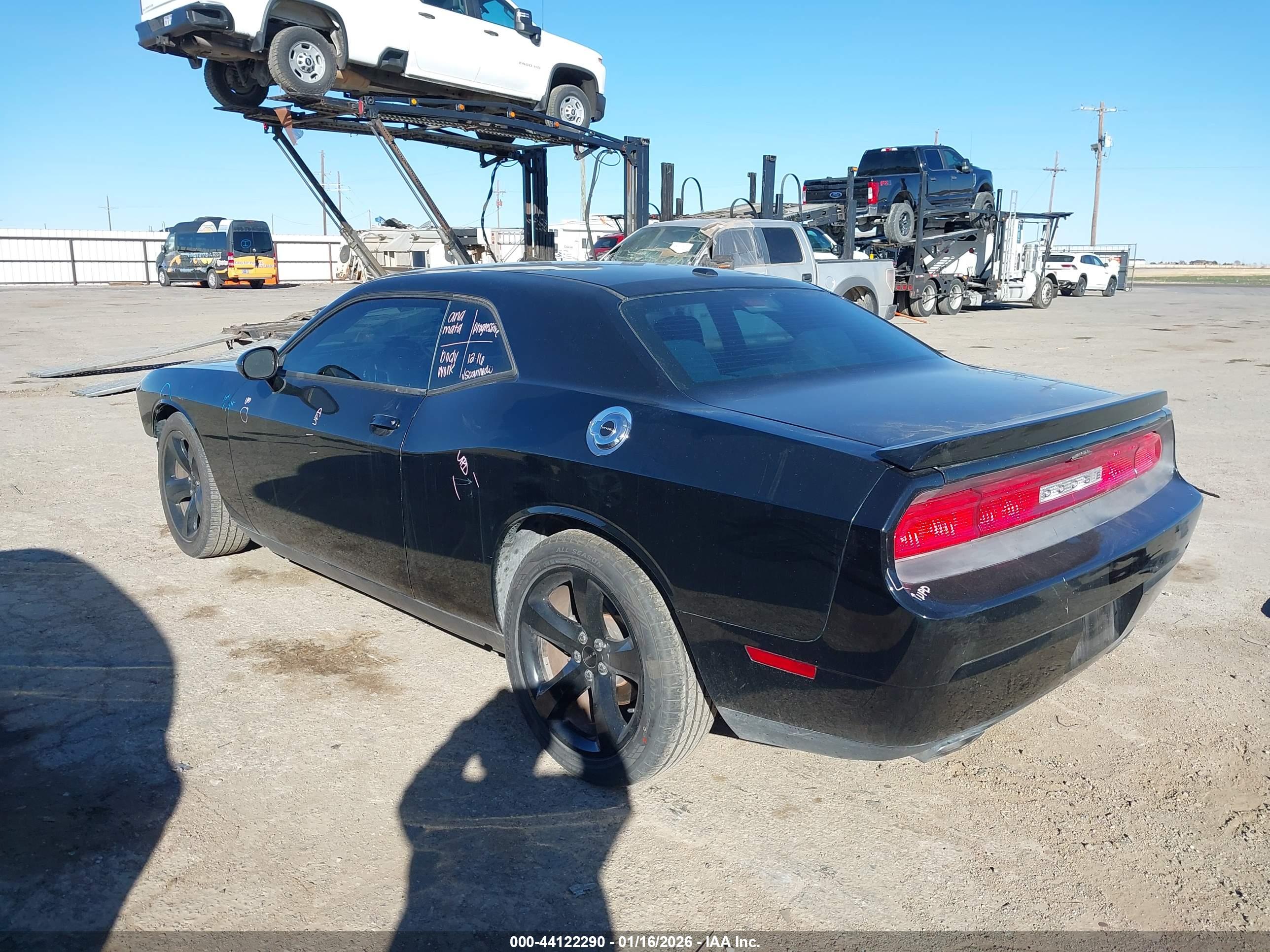 DODGE CHALLENGER image 3