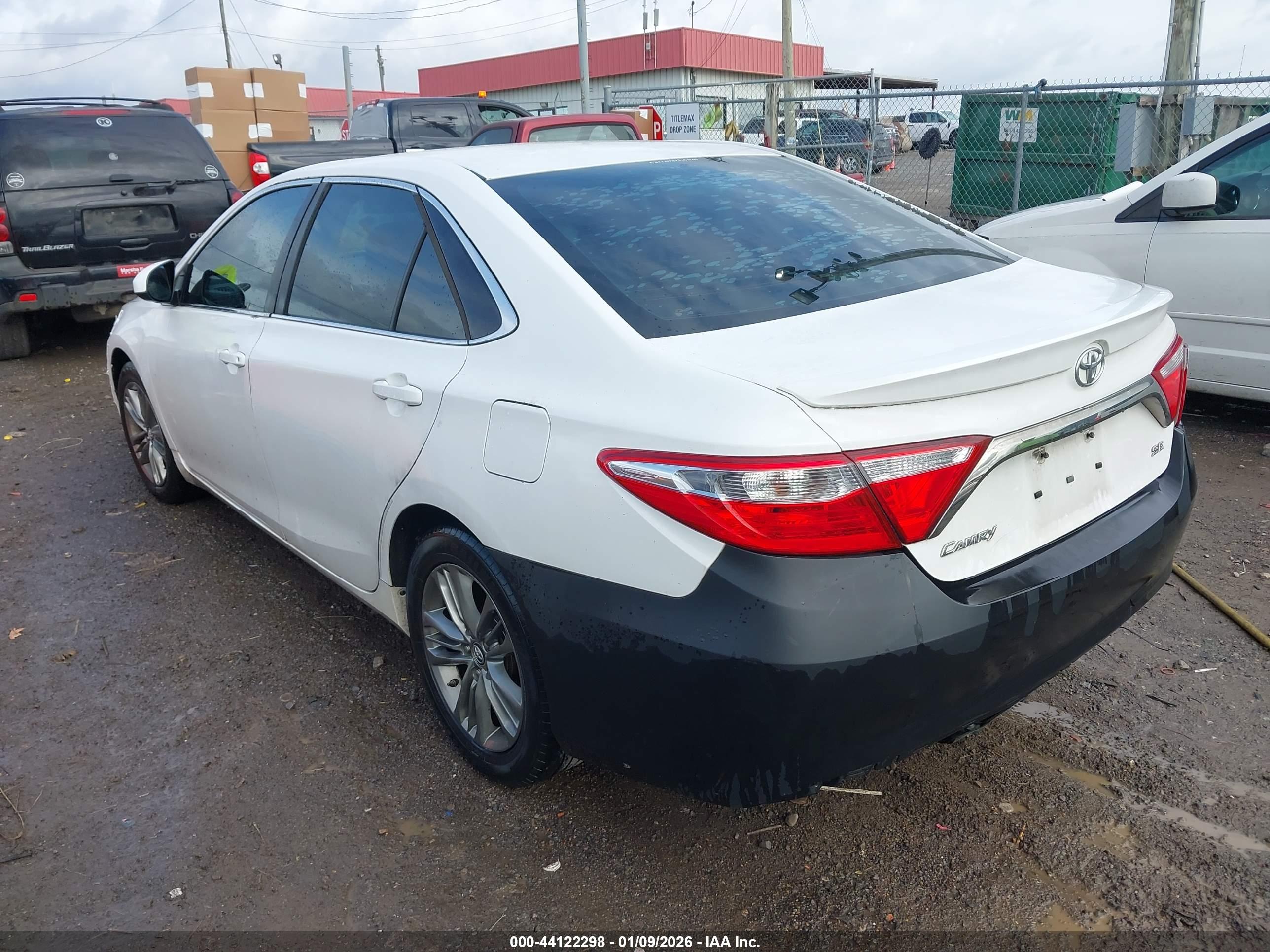 TOYOTA CAMRY image 3