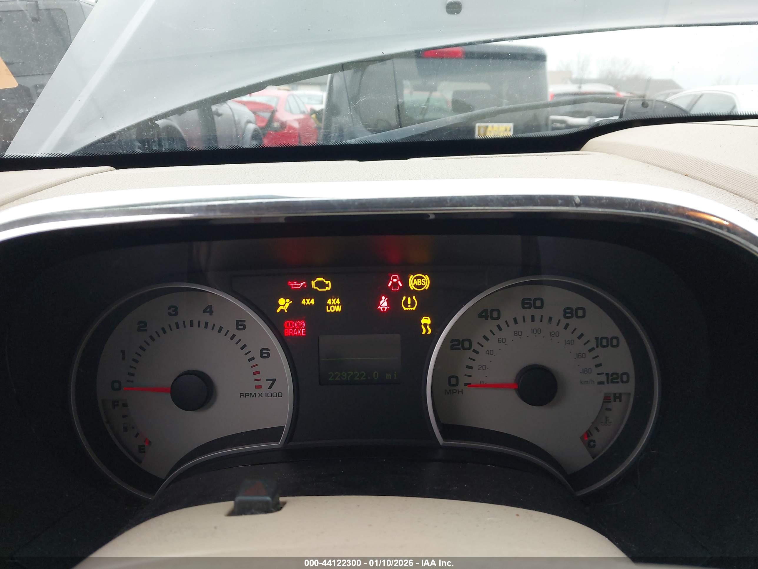 FORD EXPLORER image 7