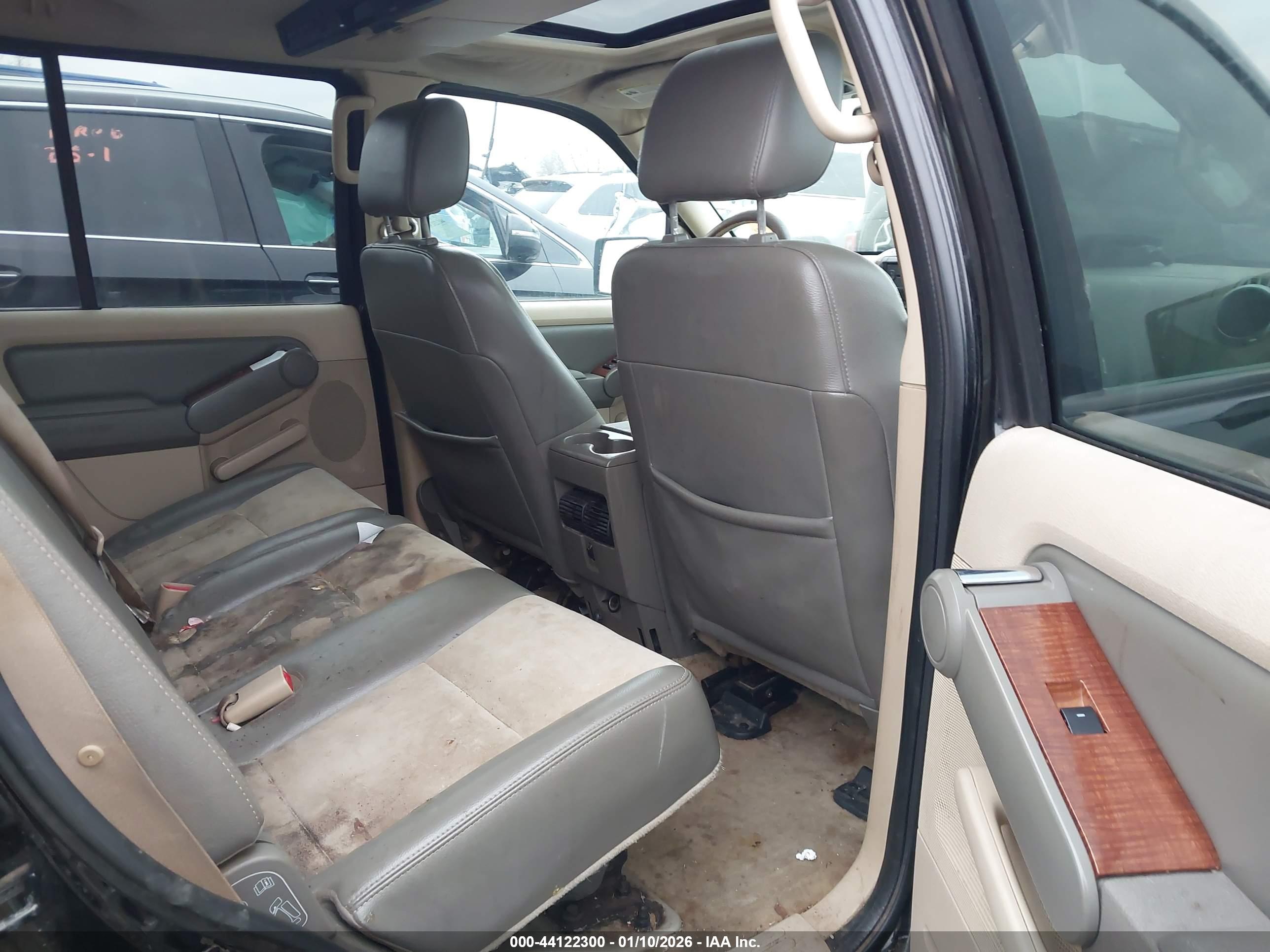 FORD EXPLORER image 8