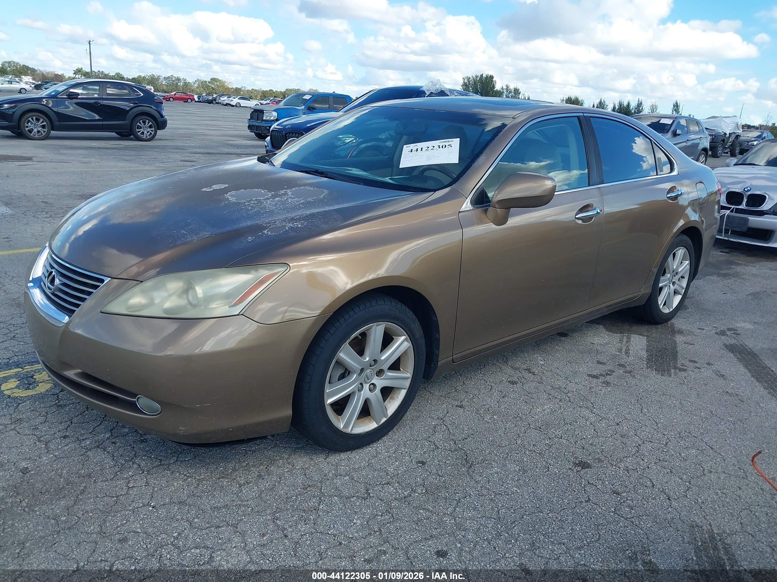 LEXUS ES image 2