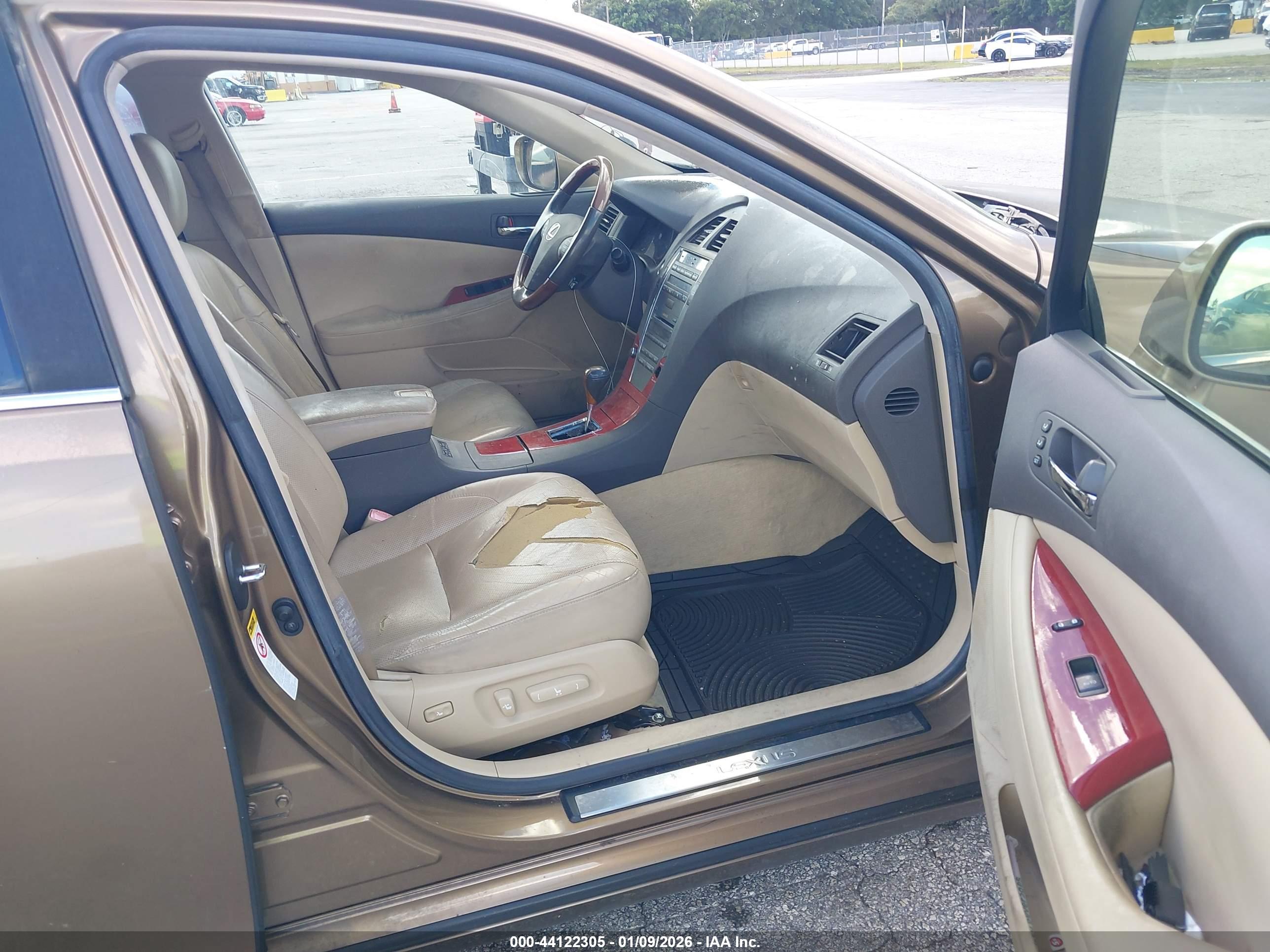 LEXUS ES image 5