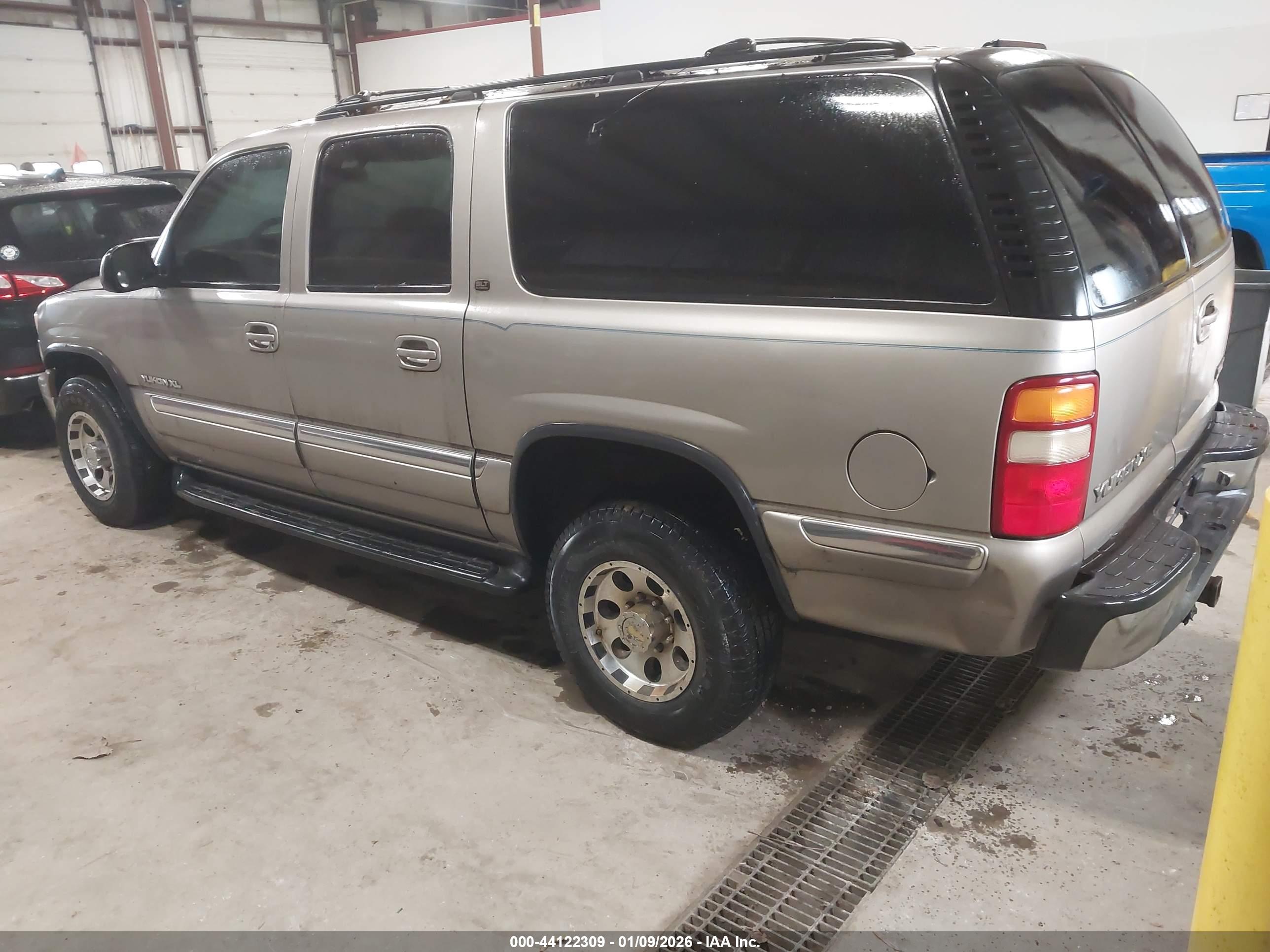 GMC YUKON image 3