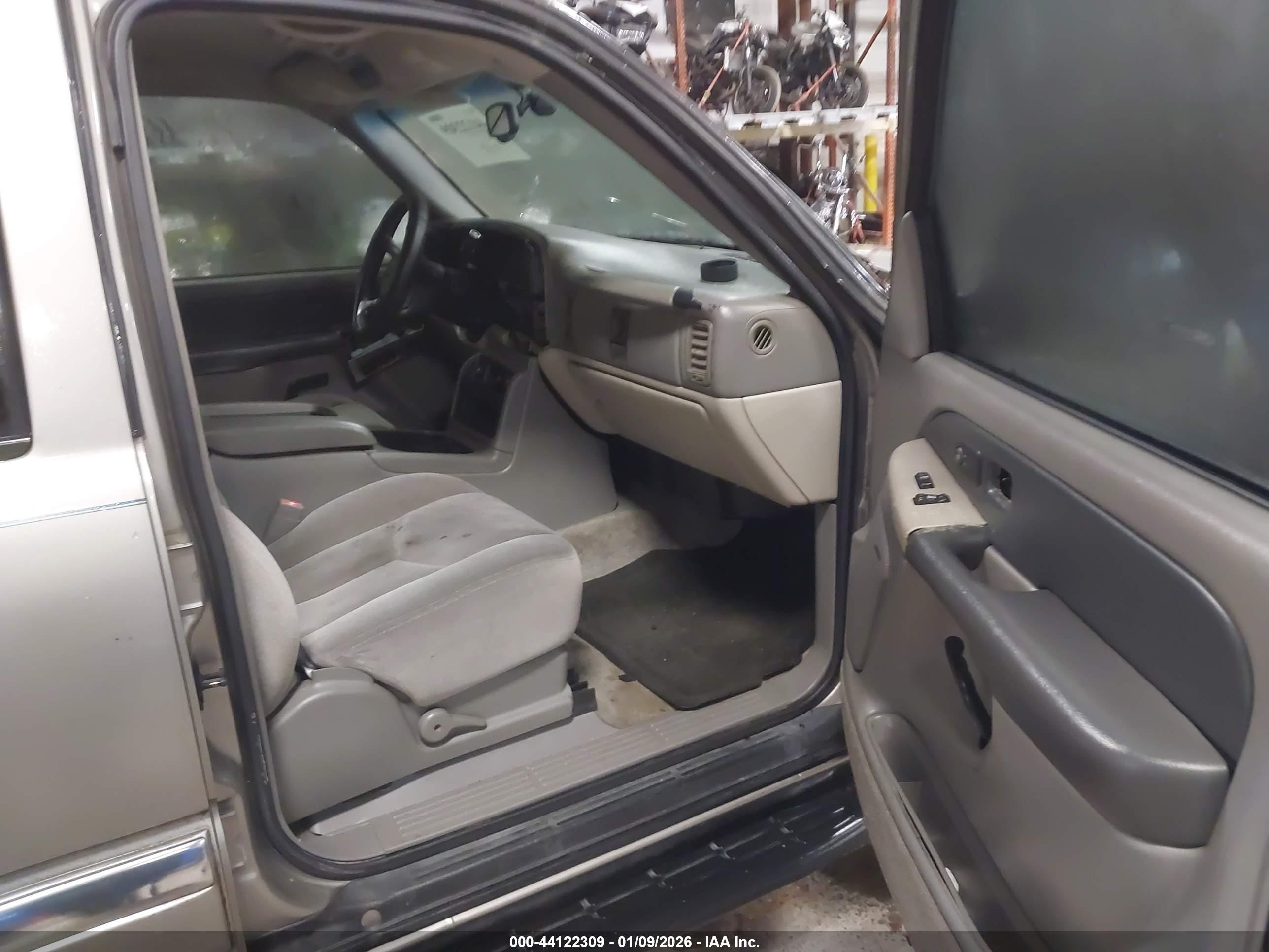 GMC YUKON image 5