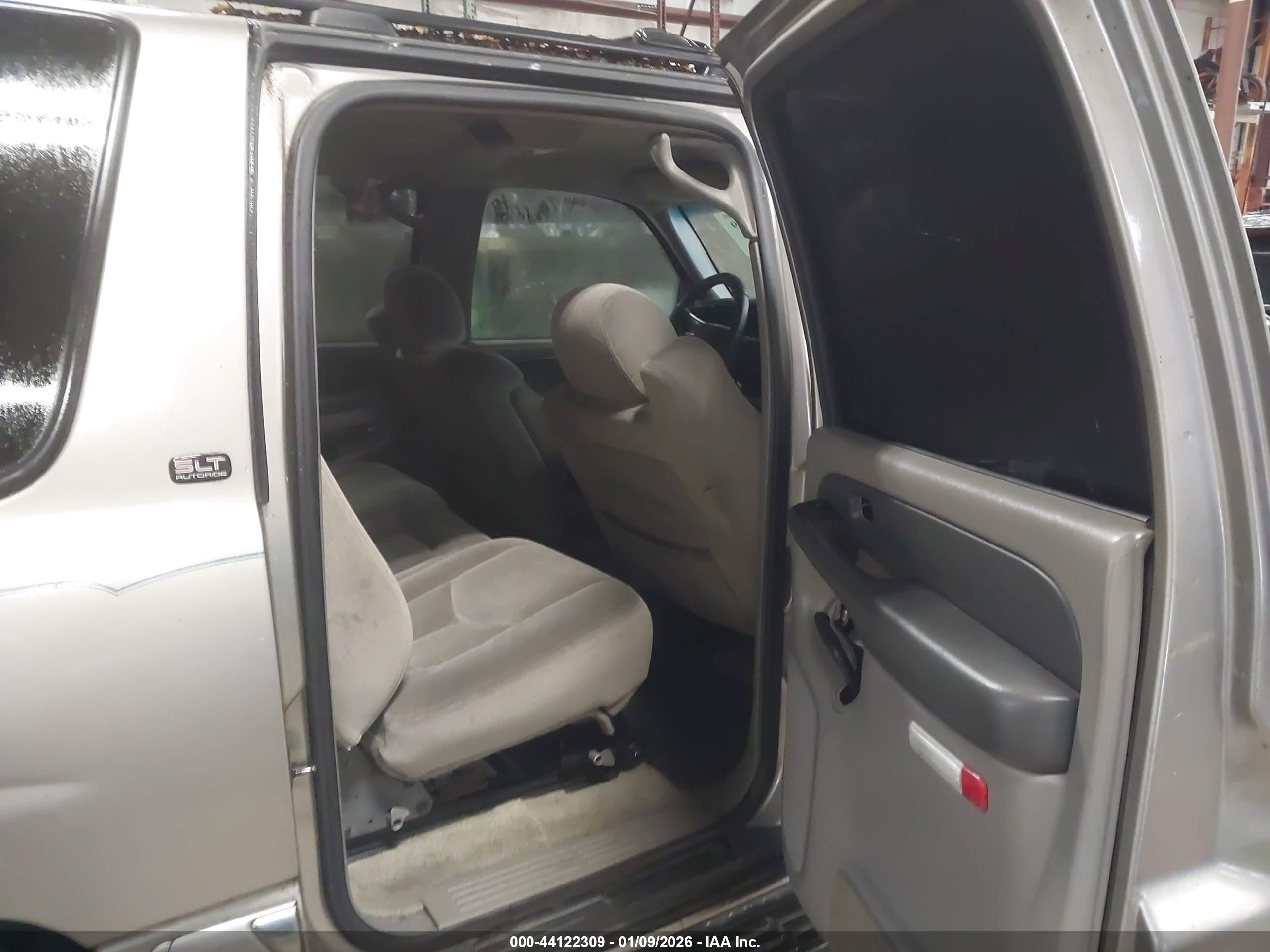GMC YUKON image 8