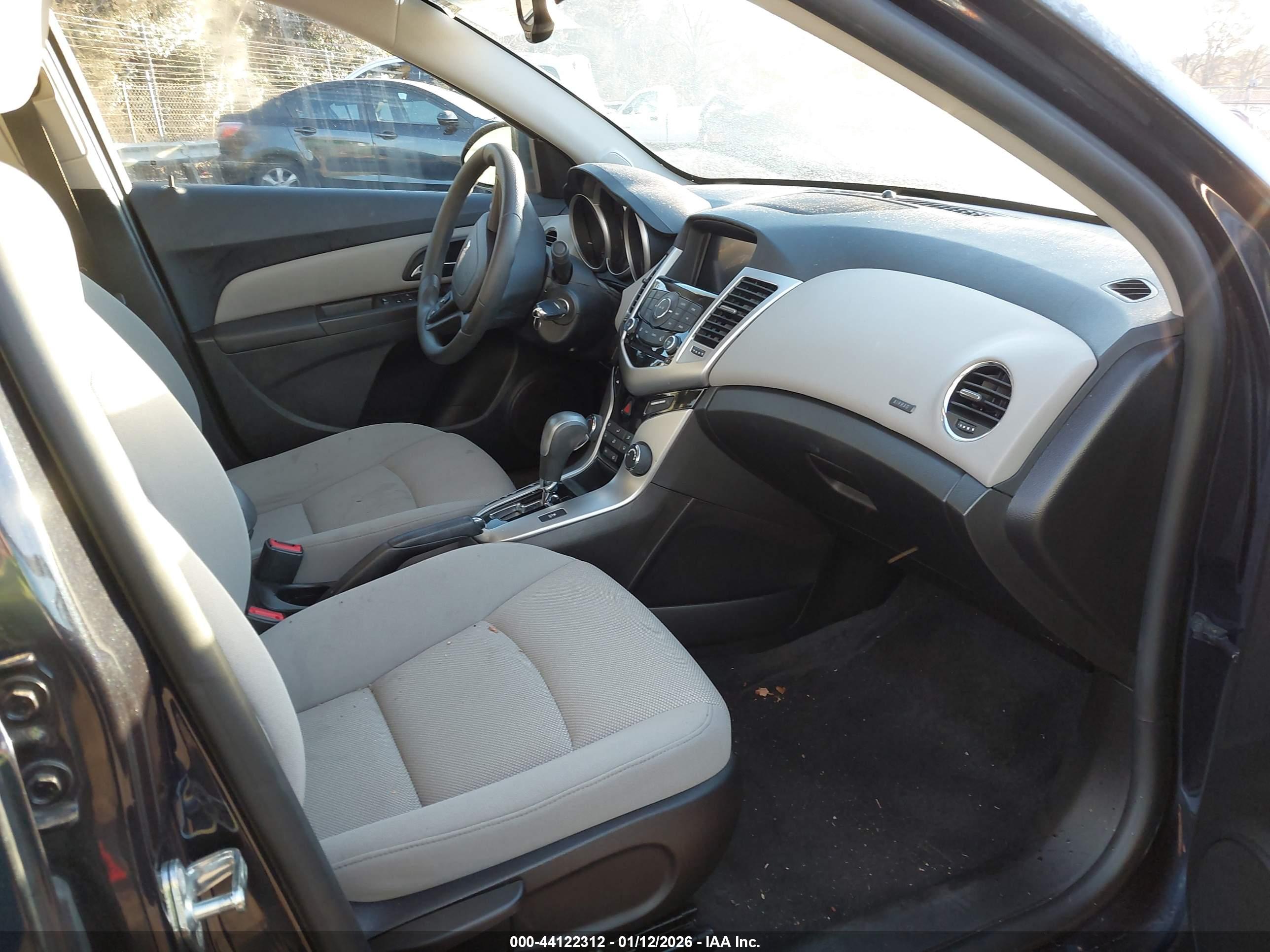 CHEVROLET CRUZE image 5