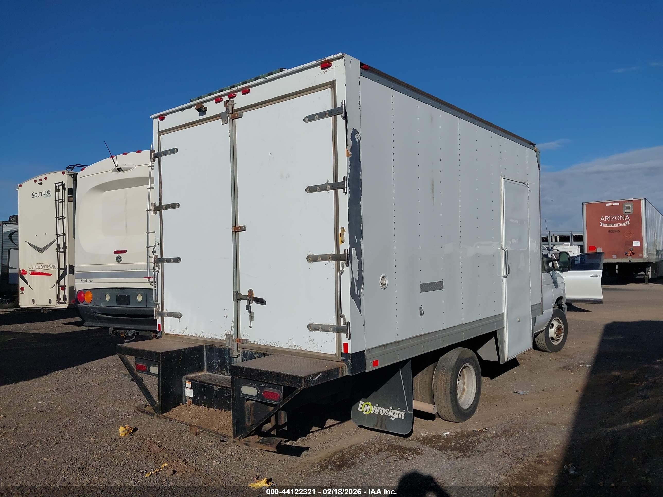 FORD E-450 image 4