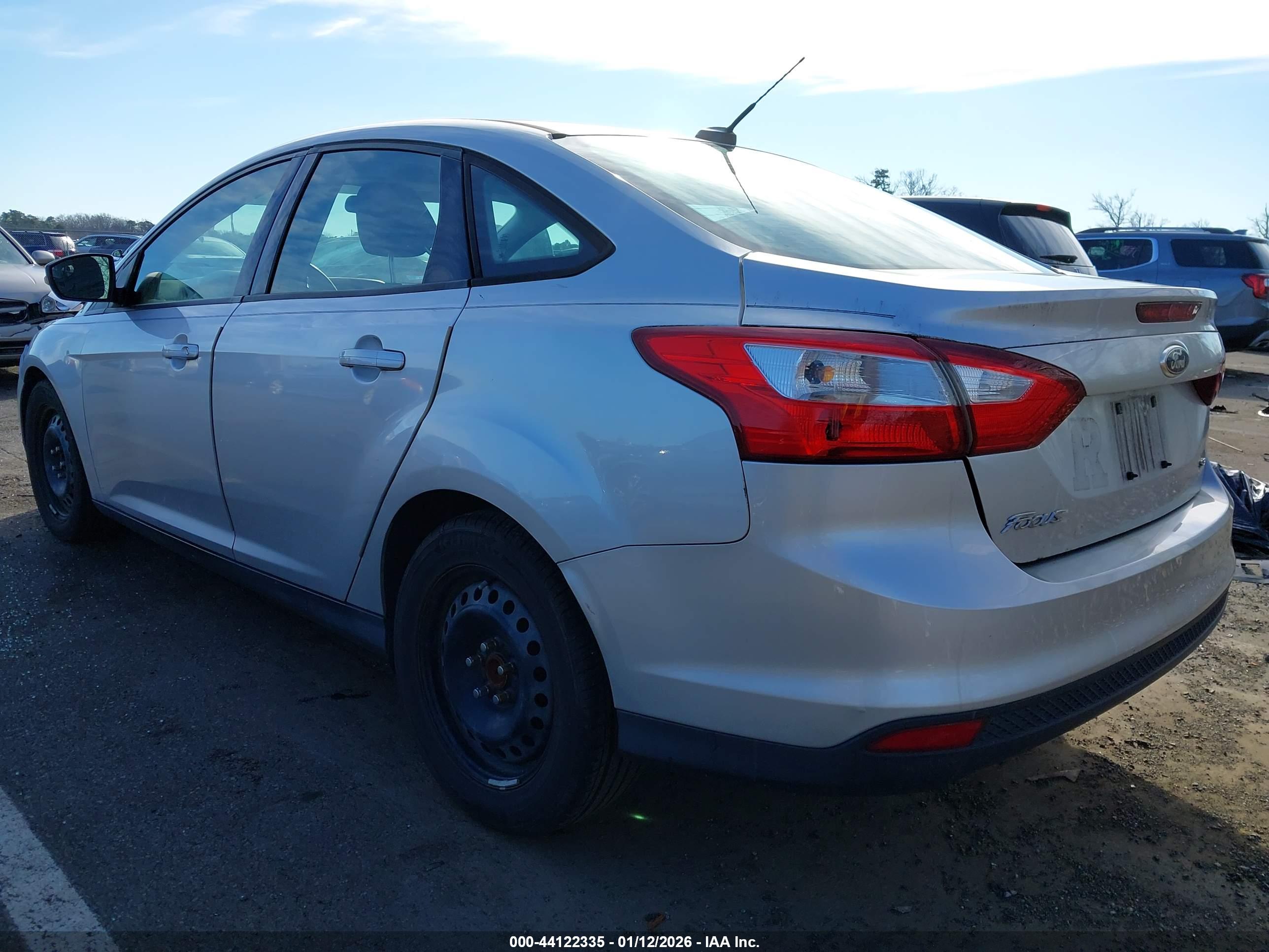 FORD FOCUS image 3
