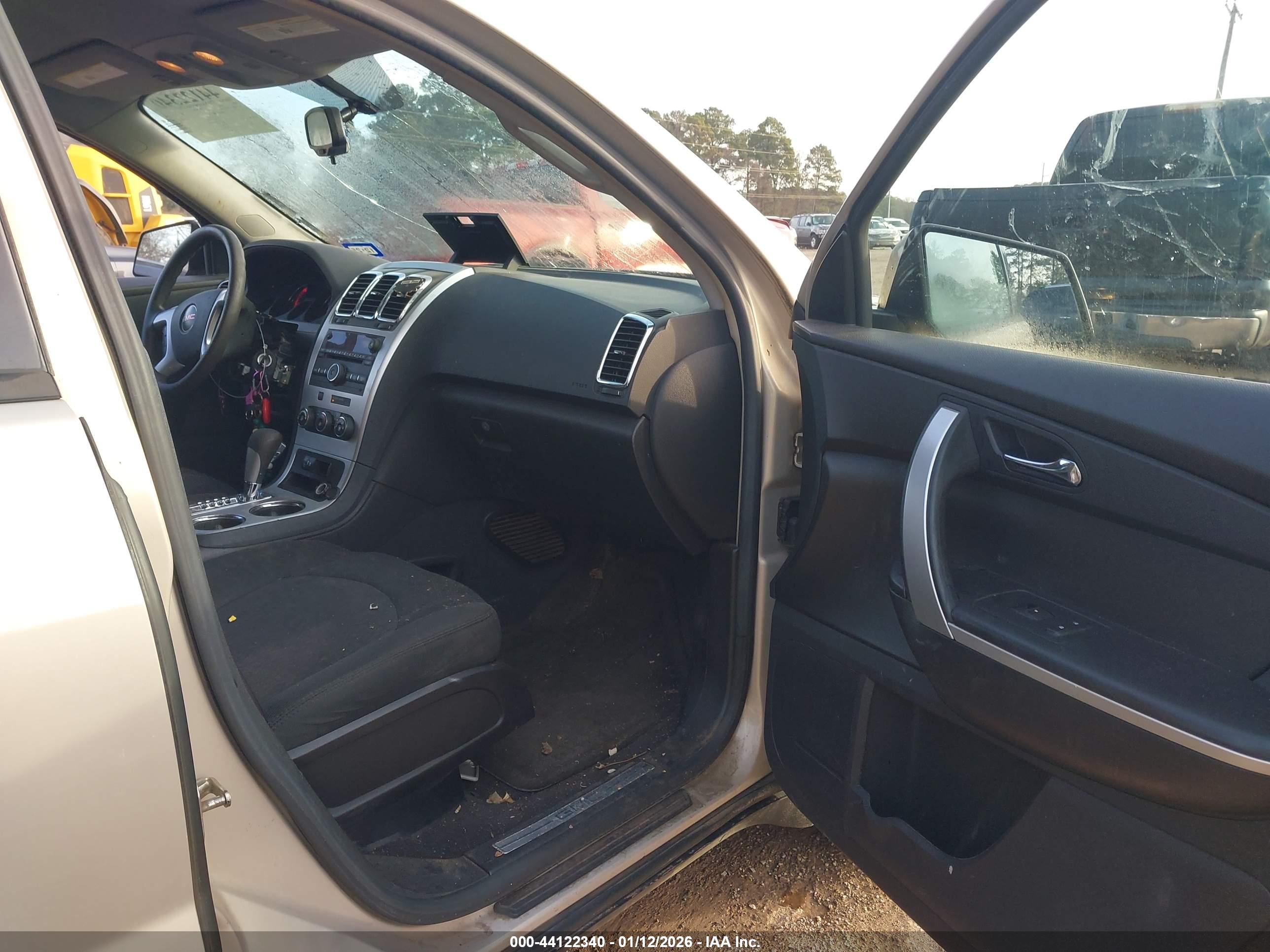 GMC ACADIA image 5