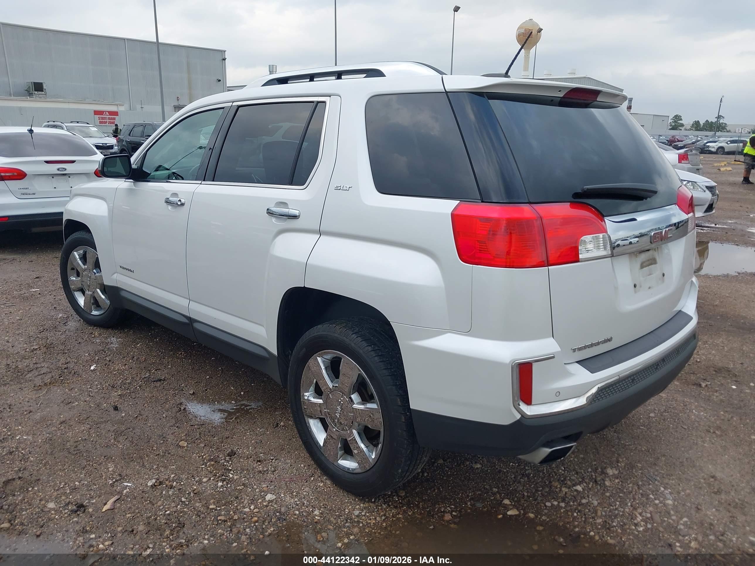 GMC TERRAIN image 3