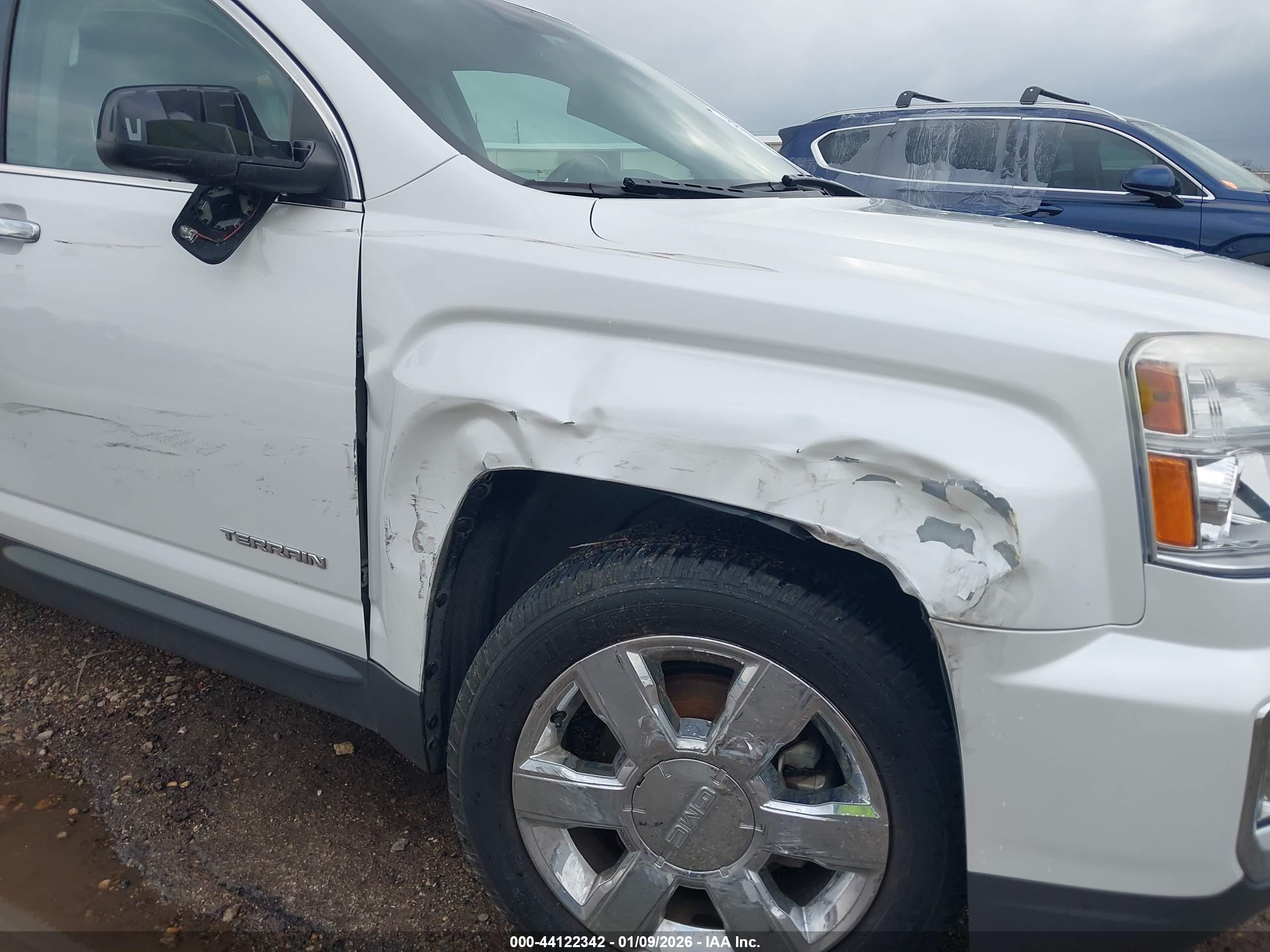 GMC TERRAIN image 6