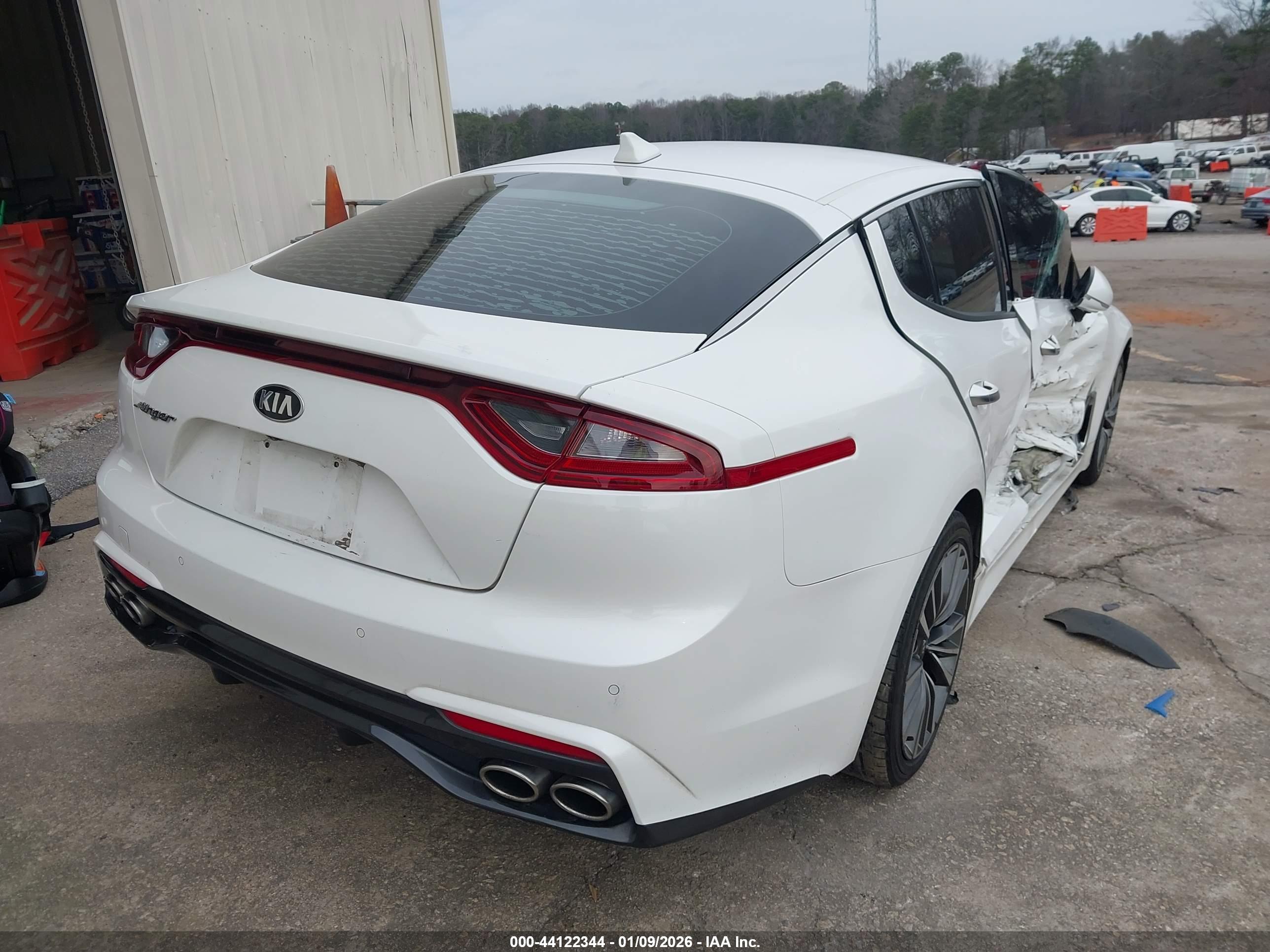 KIA STINGER image 4