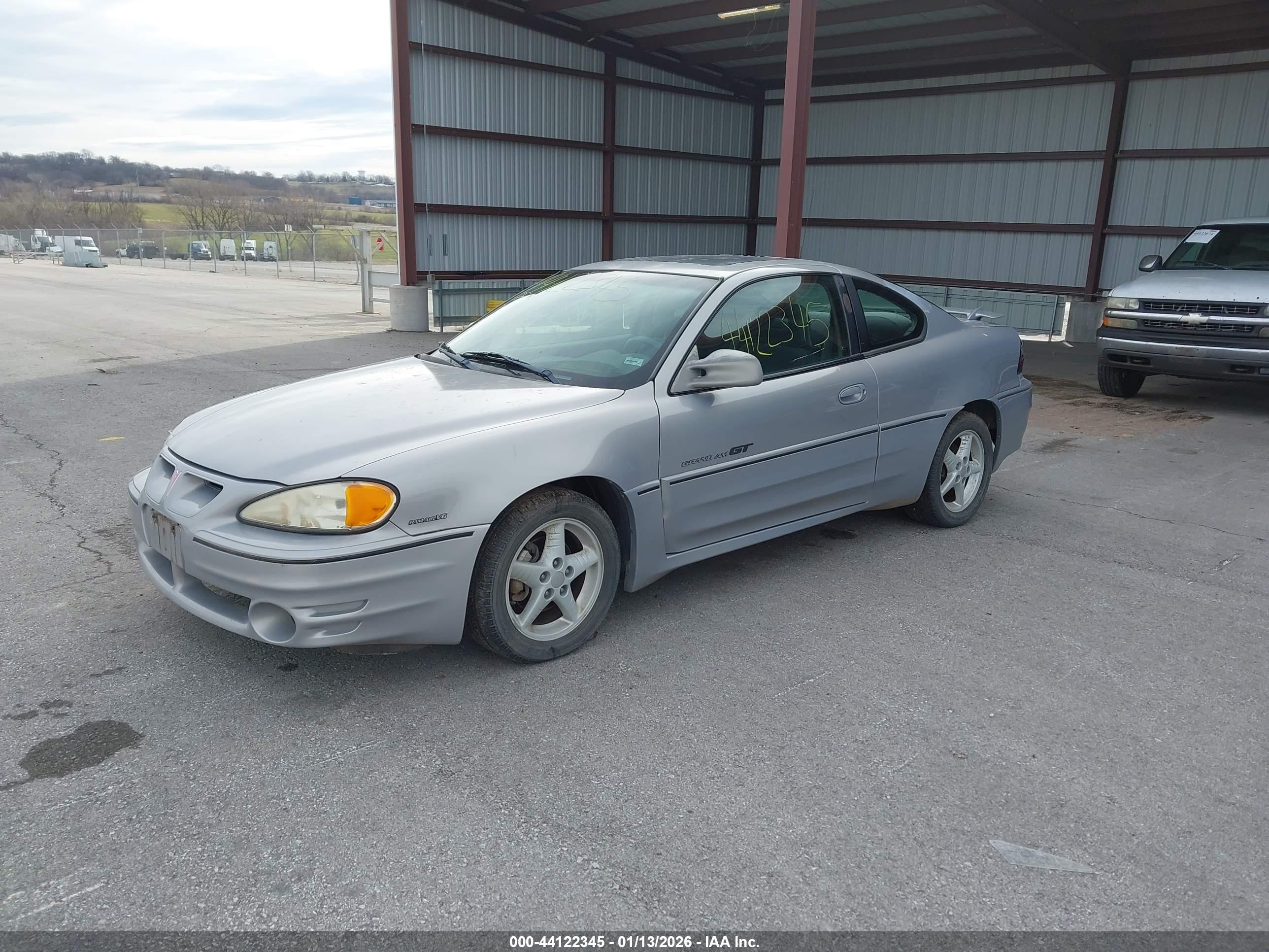 PONTIAC GRAND image 2