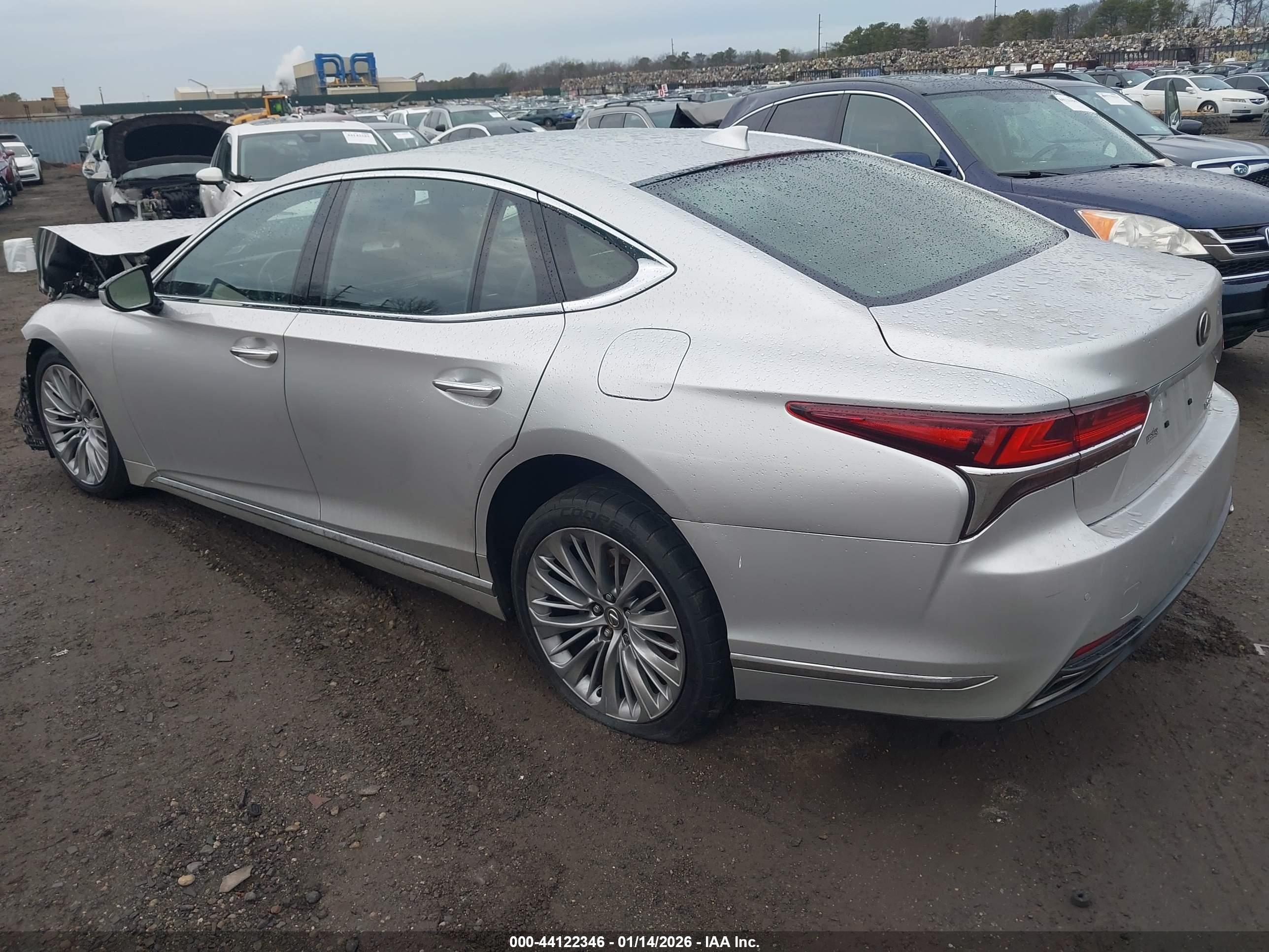 LEXUS LS image 3