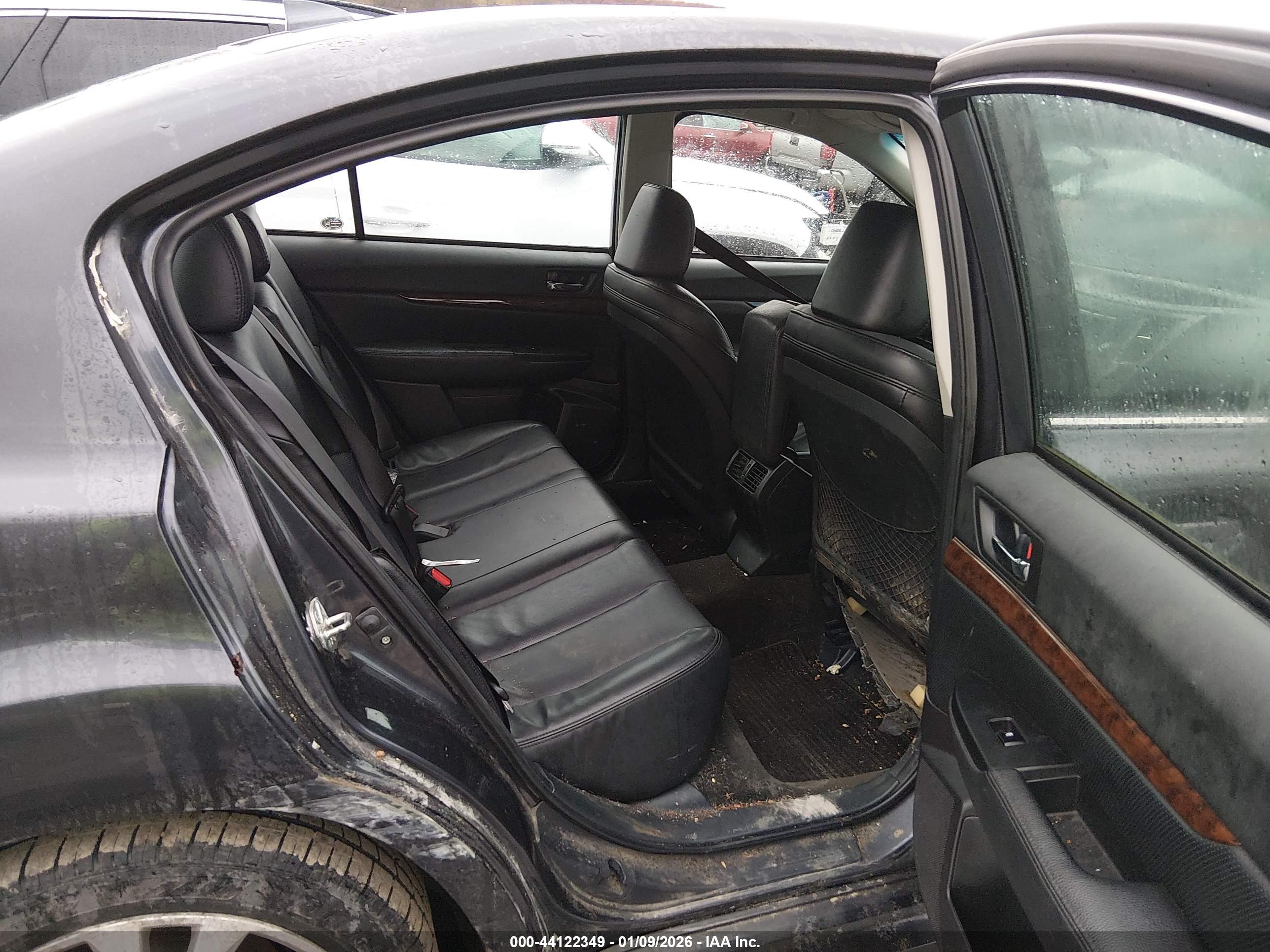 SUBARU LEGACY image 8