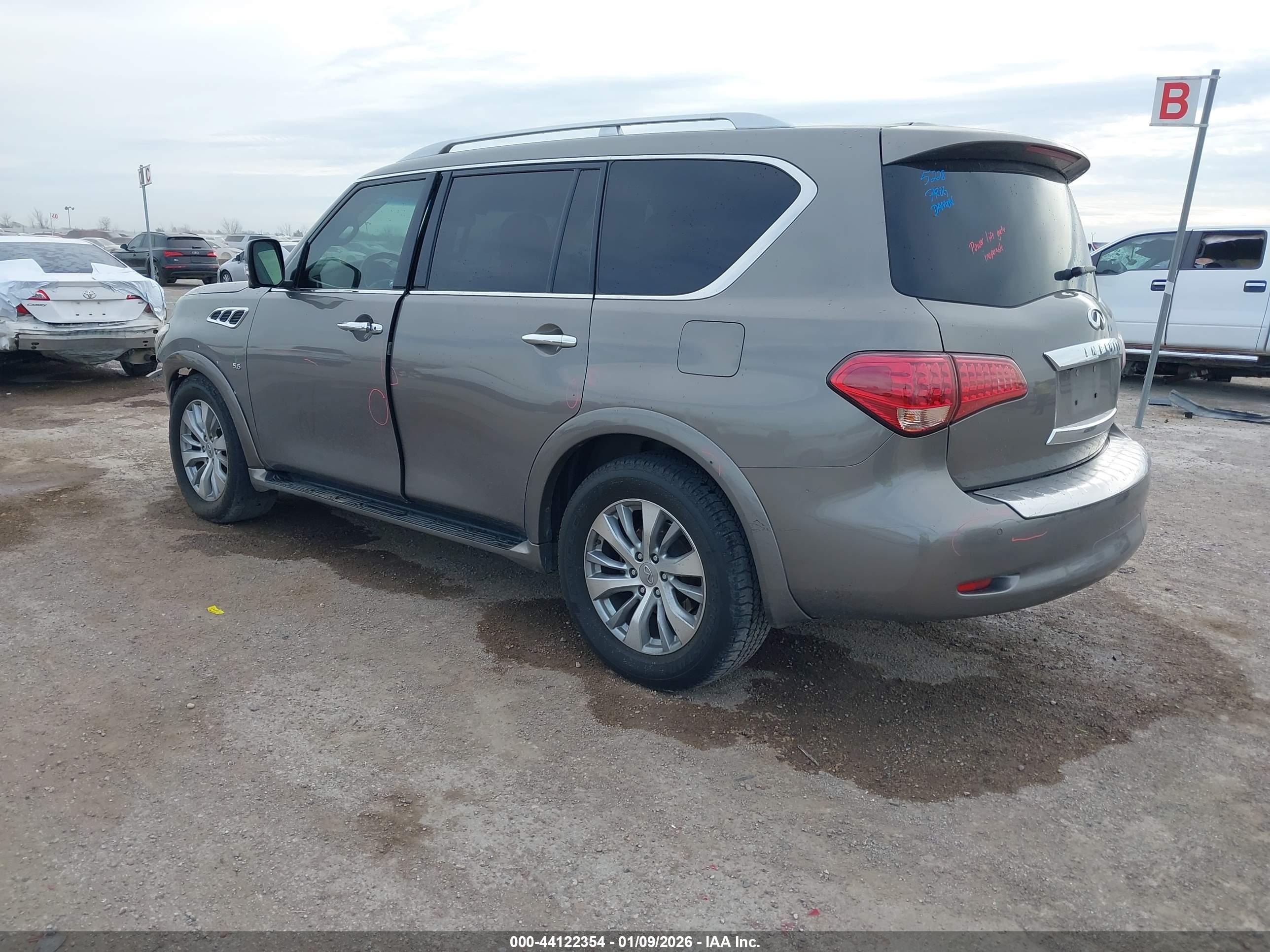 INFINITI QX80 image 3
