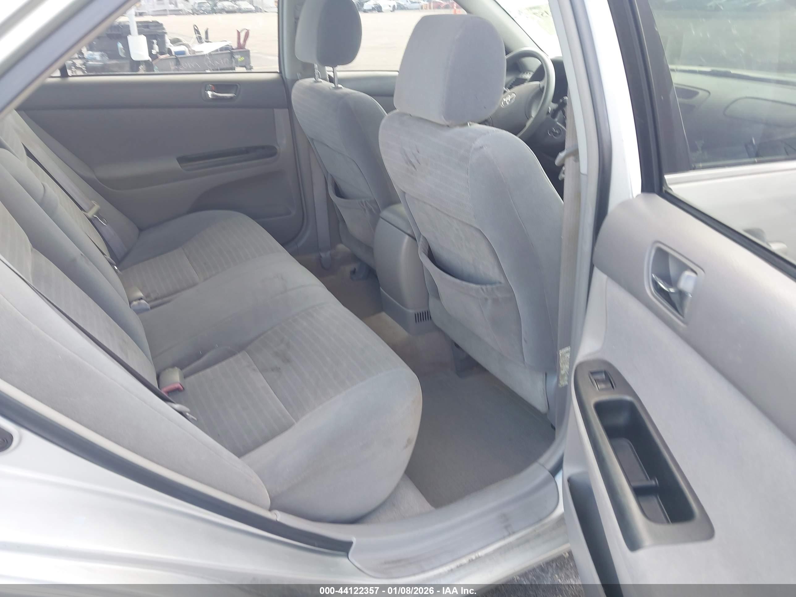 TOYOTA CAMRY image 8