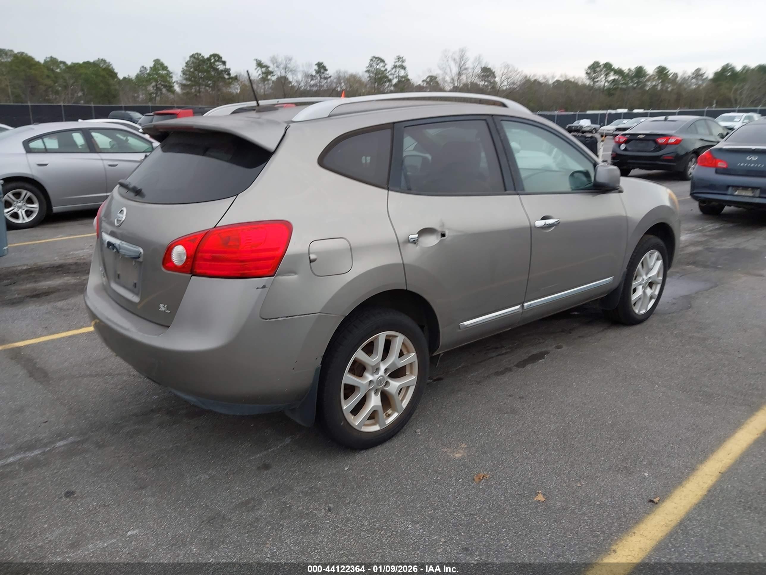 NISSAN ROGUE image 4
