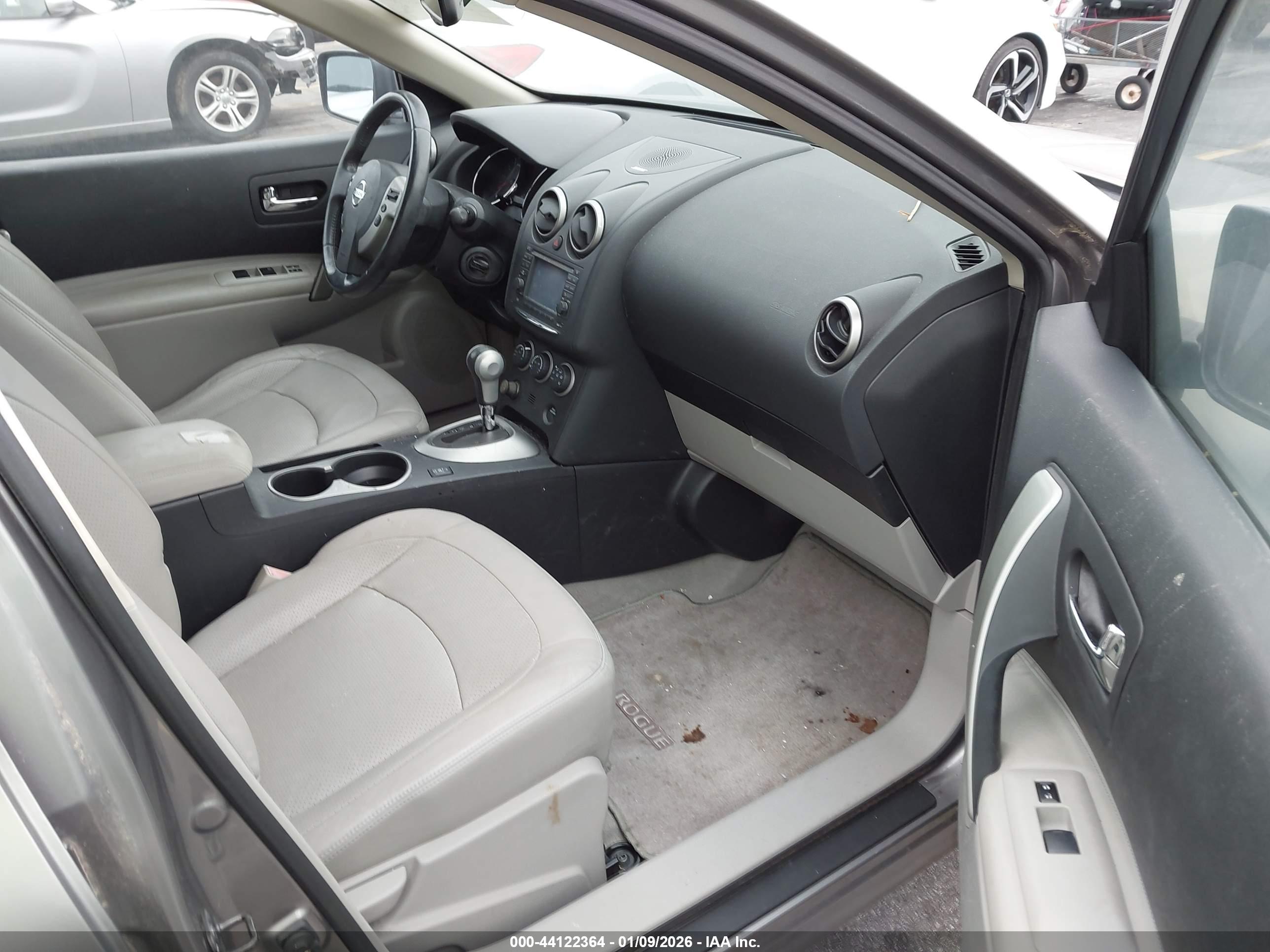 NISSAN ROGUE image 5