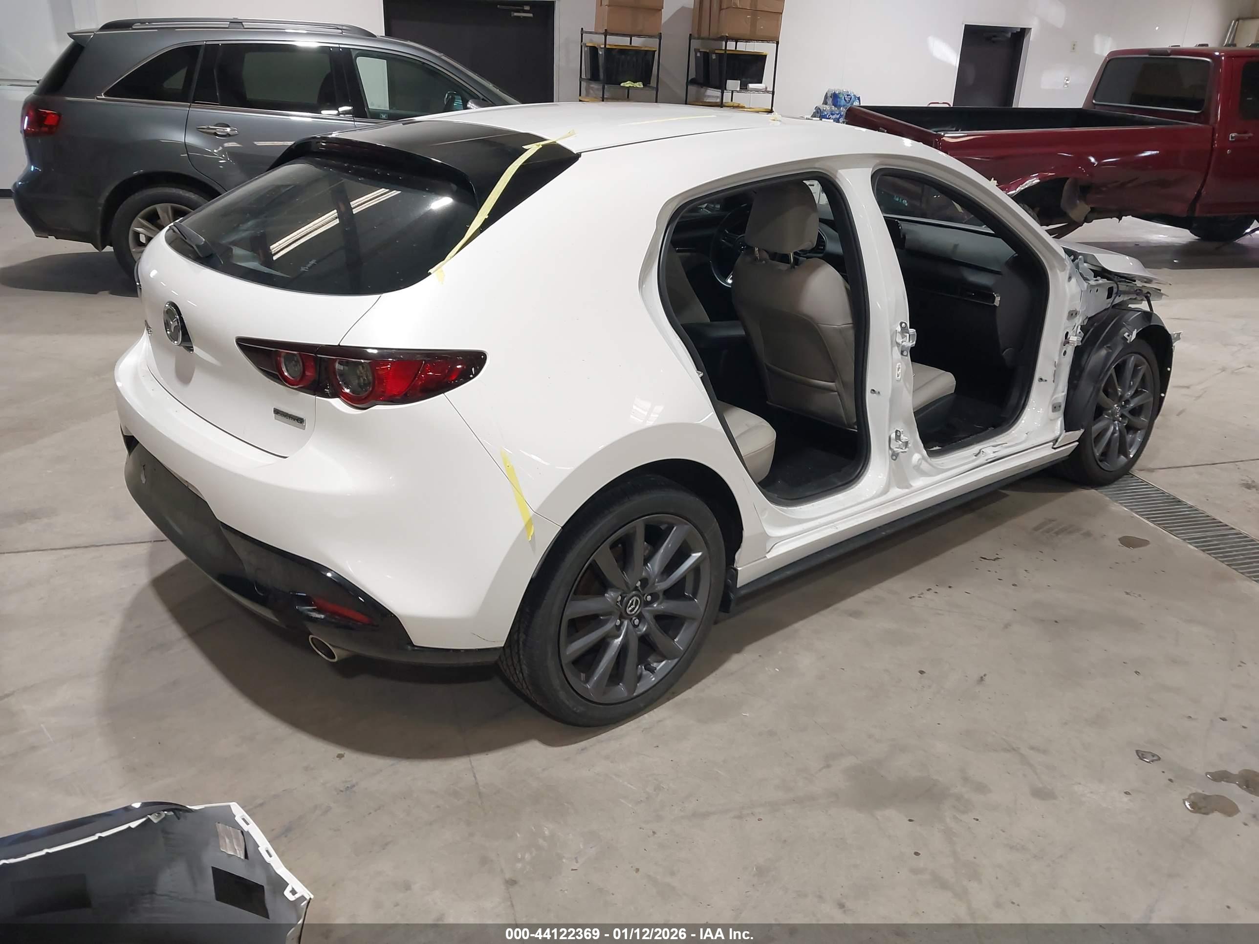 MAZDA MAZDA3 image 4