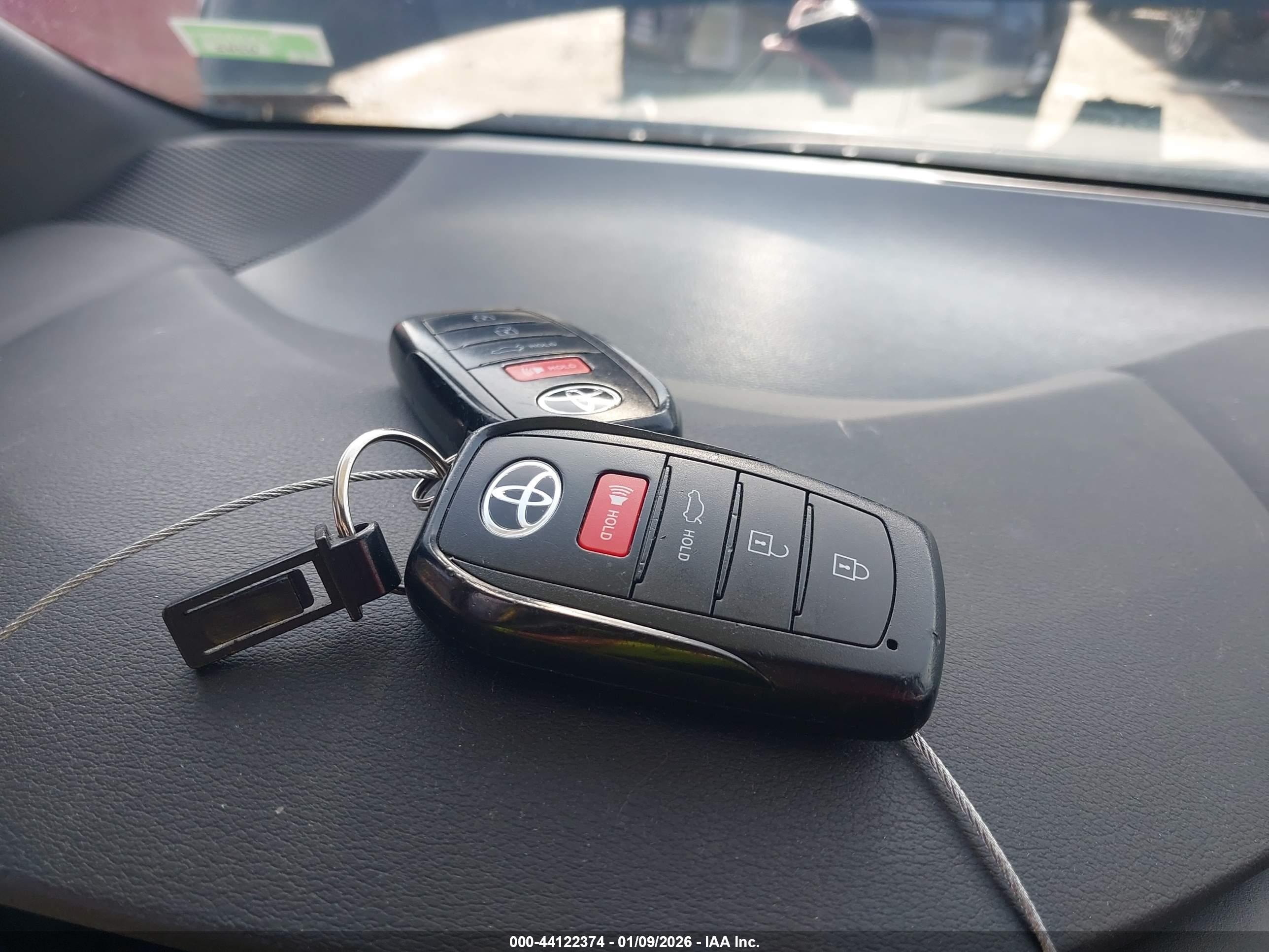 TOYOTA COROLLA image 11
