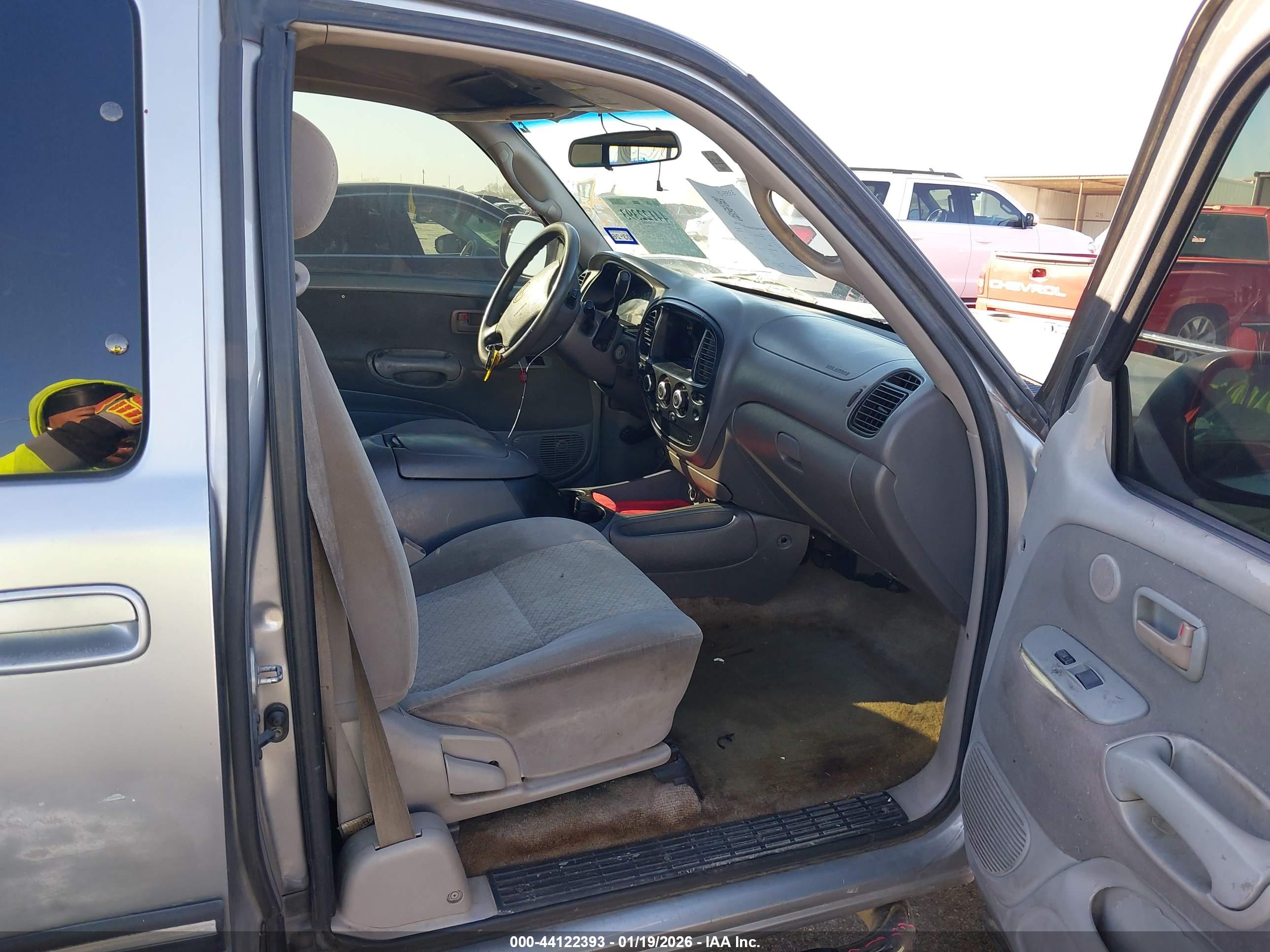 TOYOTA TUNDRA image 5