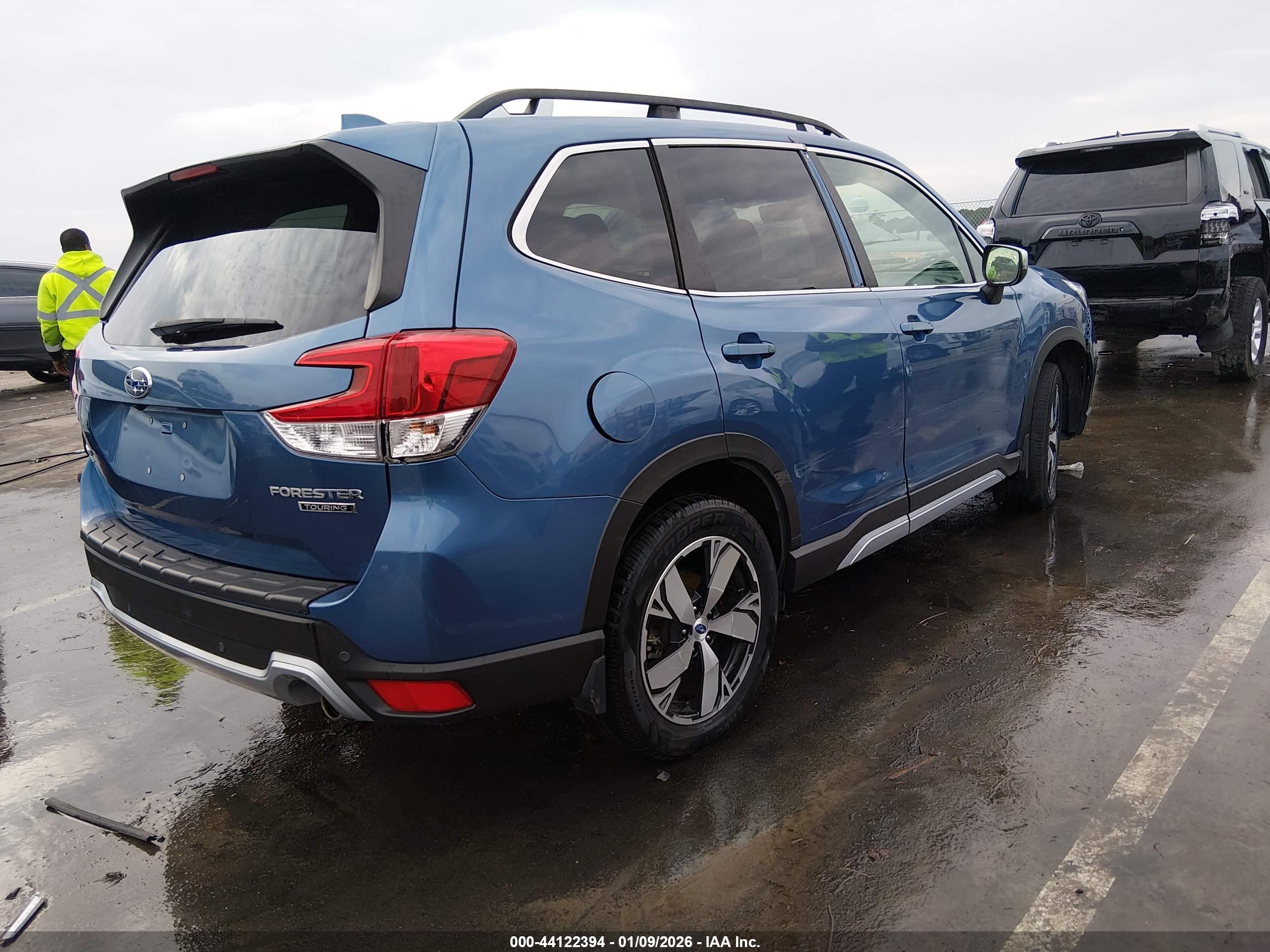 SUBARU FORESTER image 4