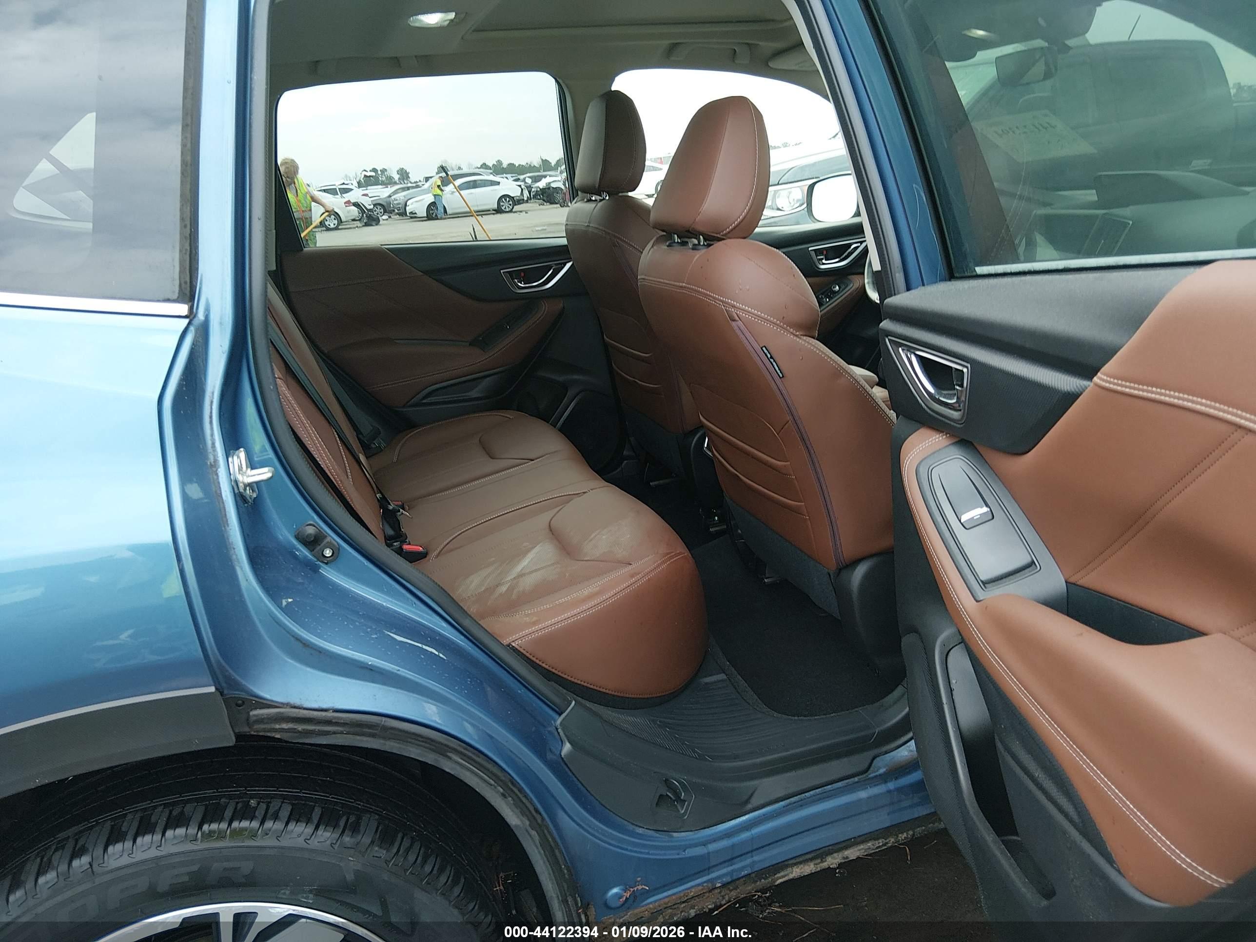 SUBARU FORESTER image 8
