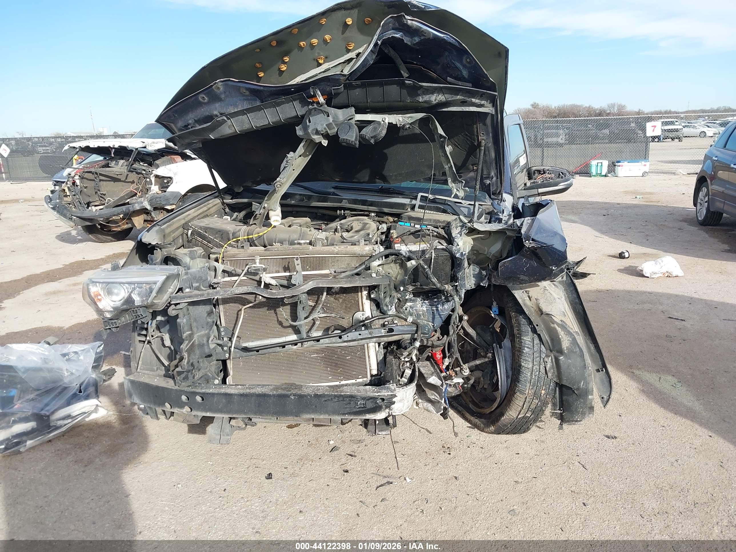 TOYOTA 4RUNNER image 6