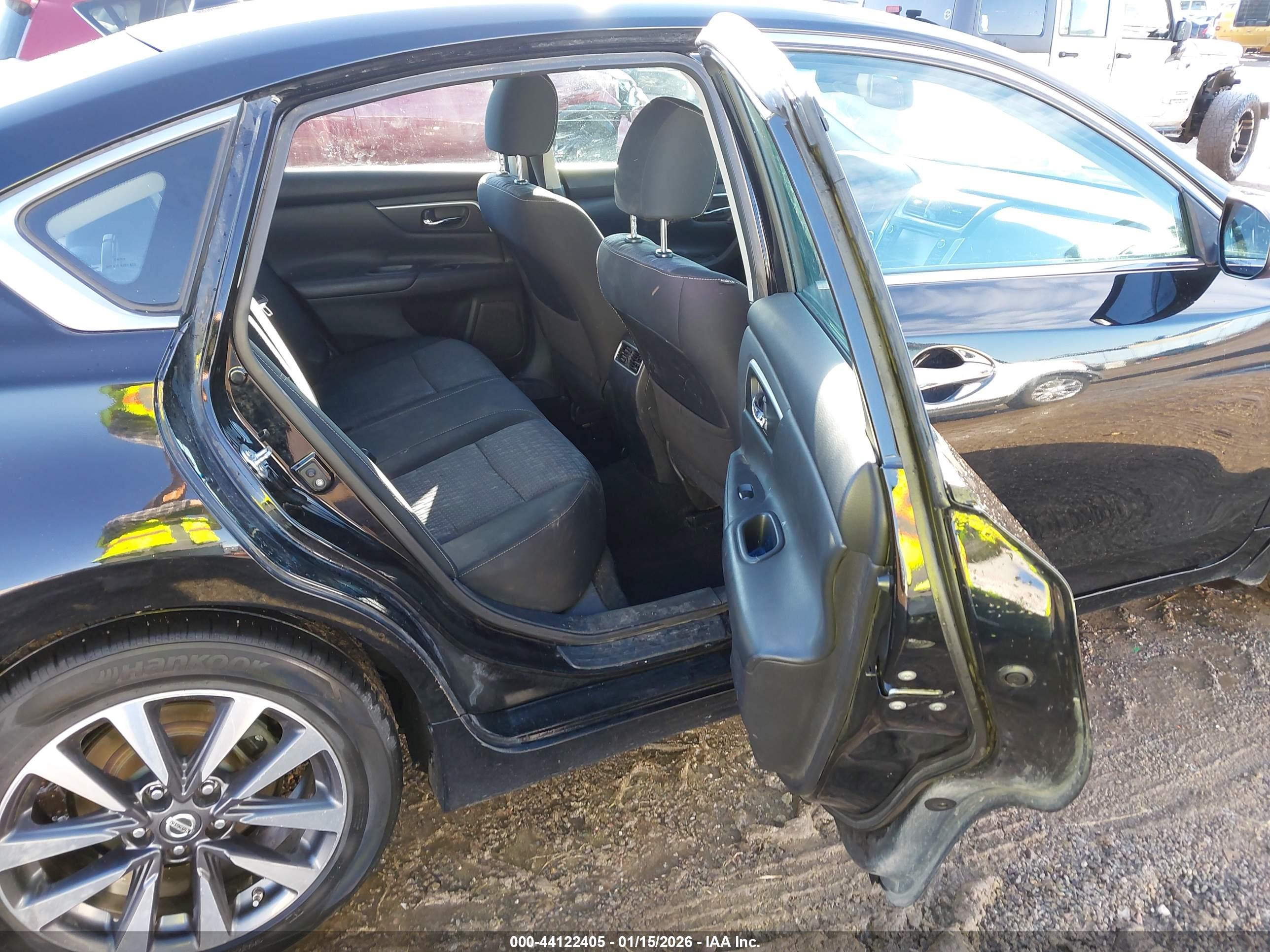 NISSAN ALTIMA image 8