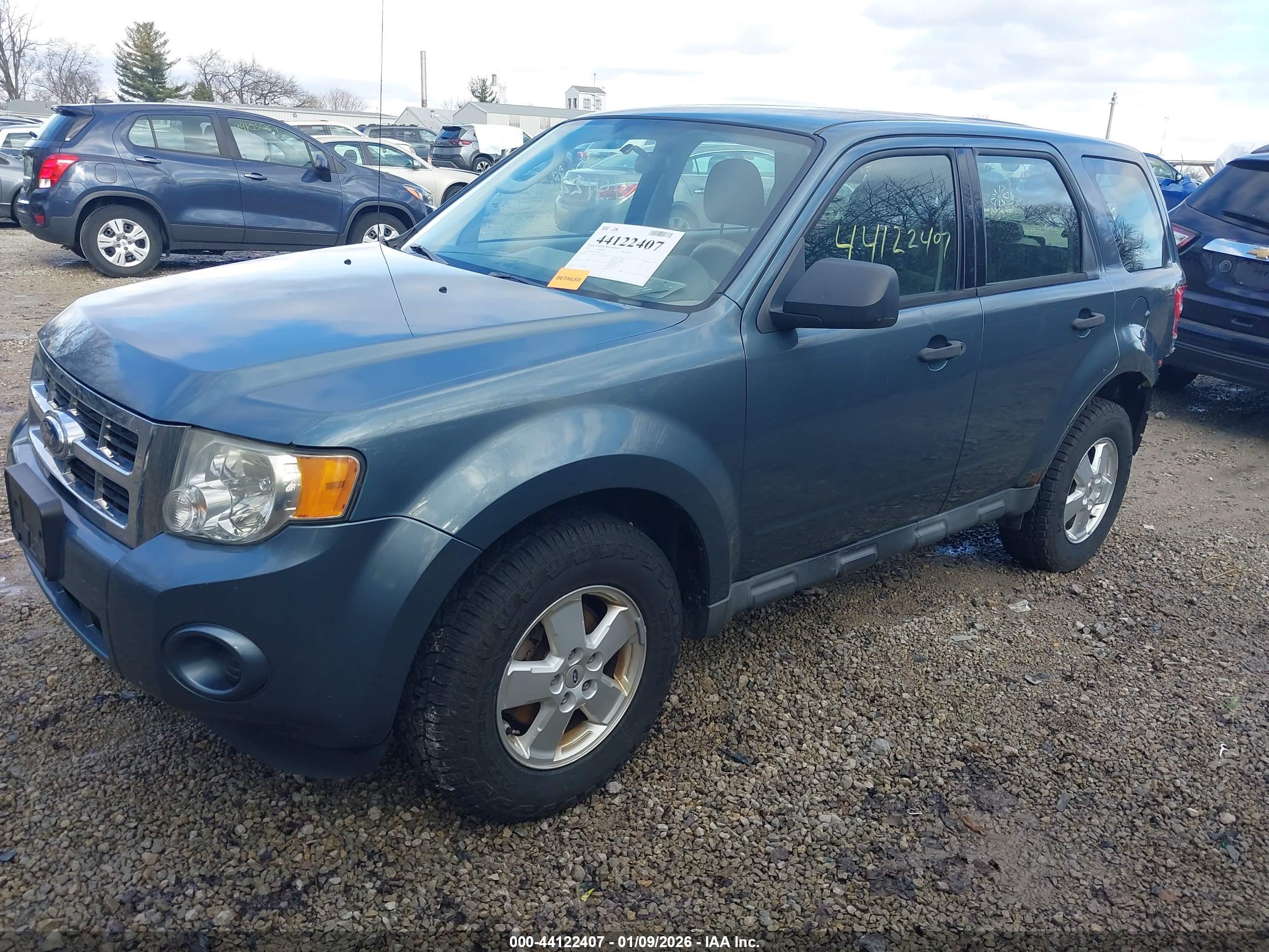 FORD ESCAPE image 2