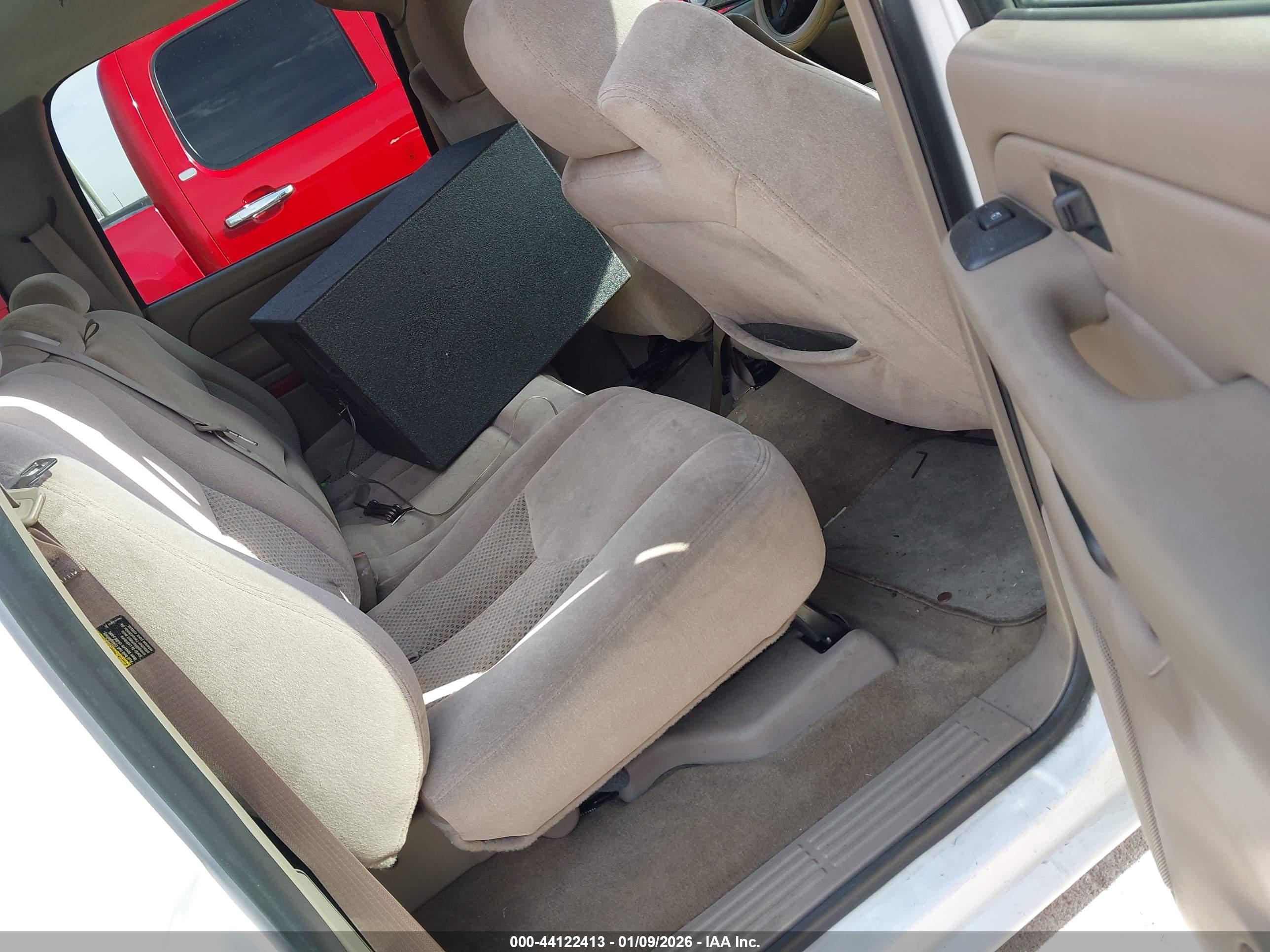 CHEVROLET SILVERADO image 8