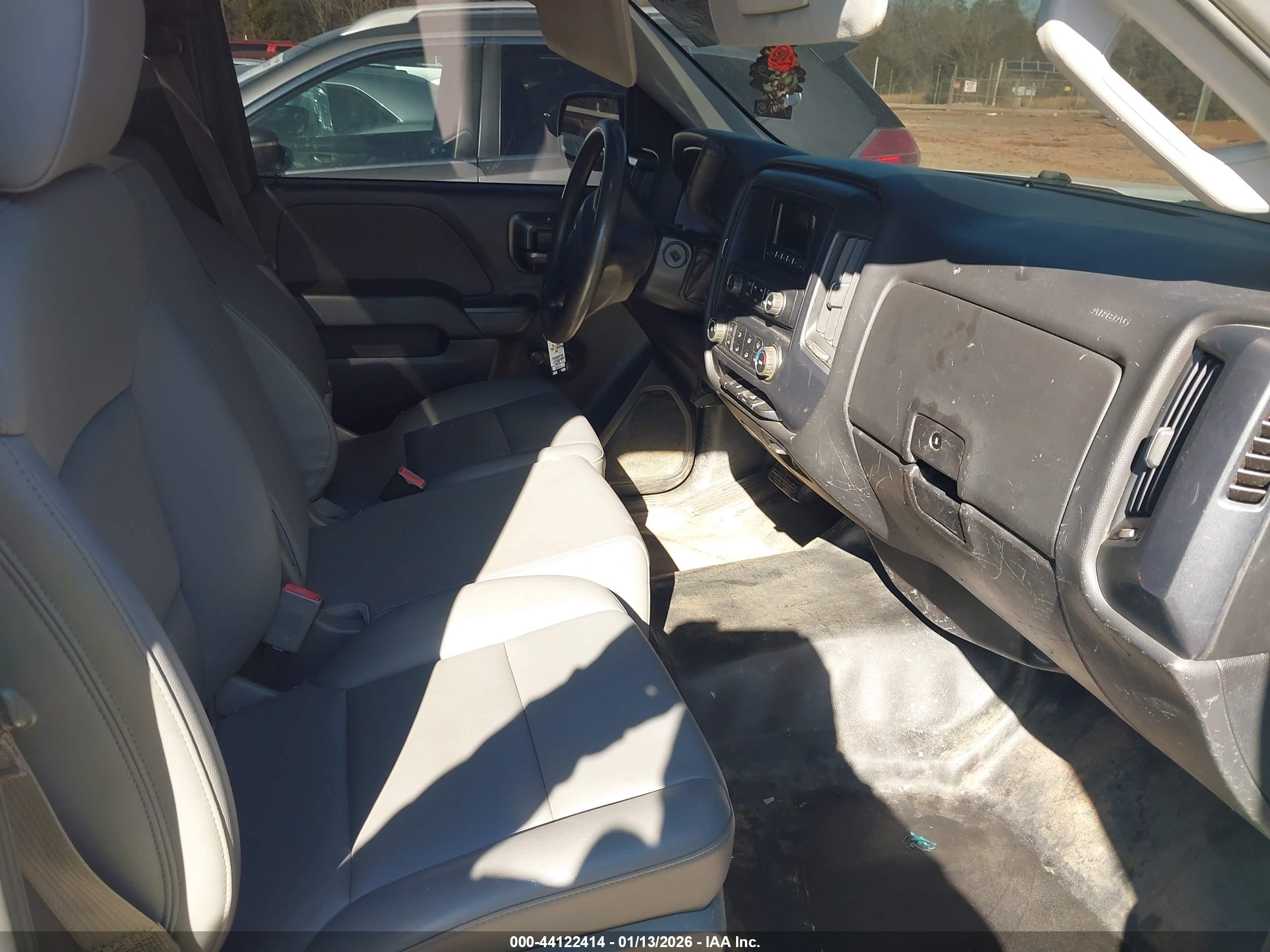 CHEVROLET SILVERADO image 5