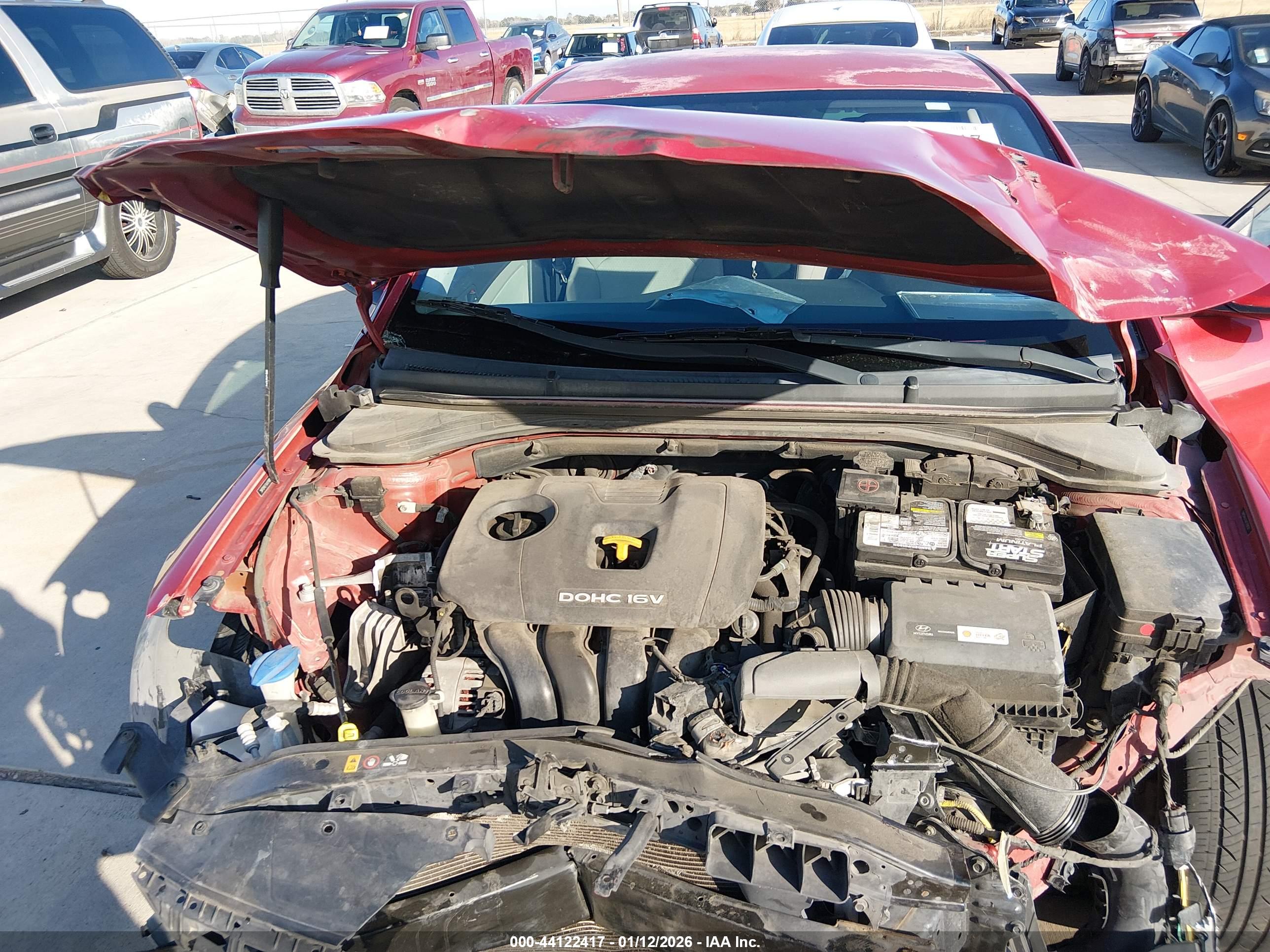 HYUNDAI ELANTRA image 10