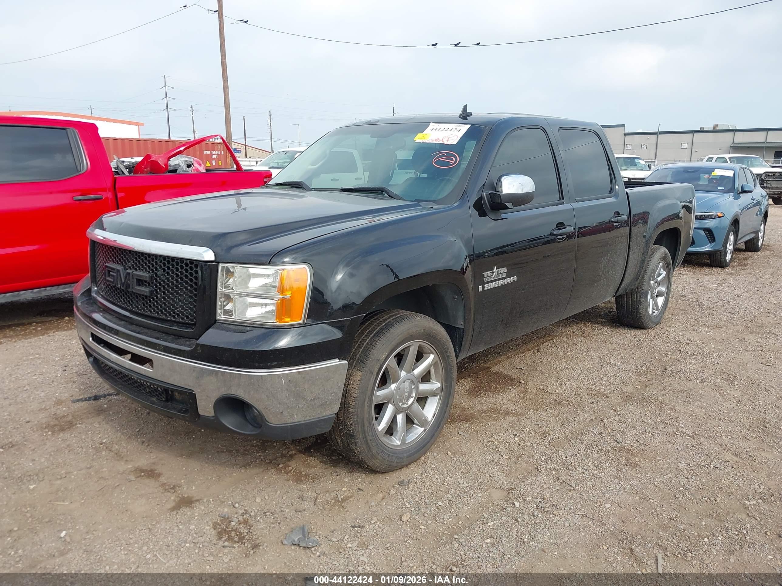 GMC SIERRA image 2